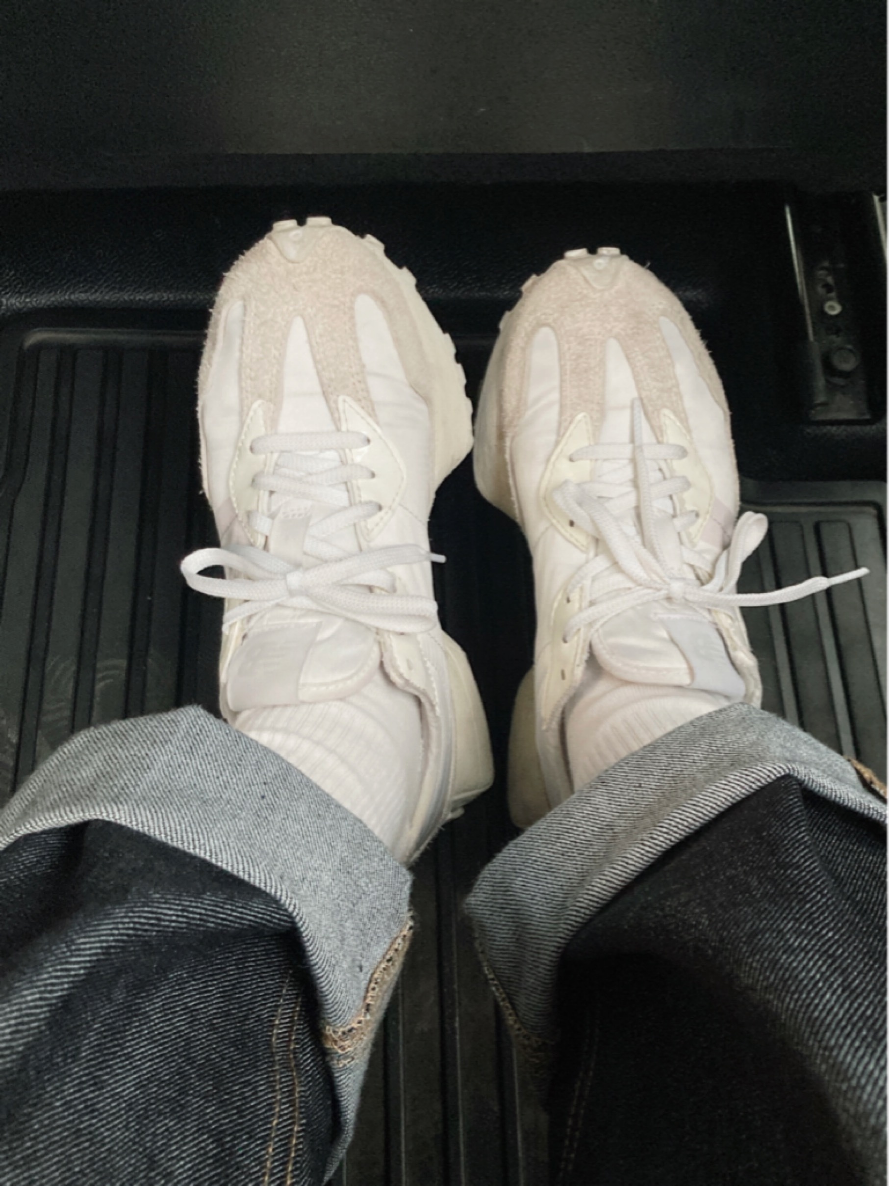 (W) New Balance 327 White Moonbeam 착용 스타일
