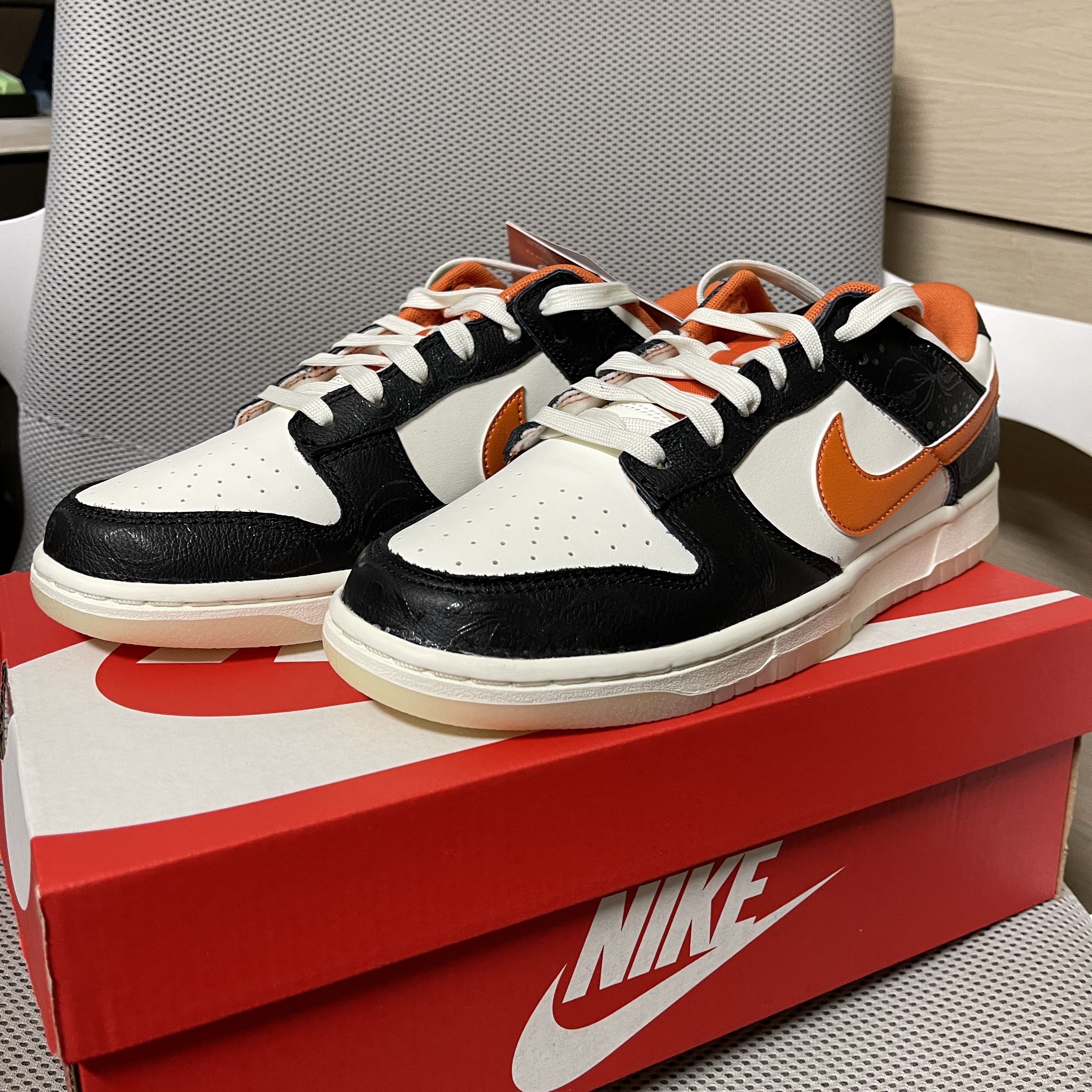 Nike Dunk Low Retro PRM Halloween 착용 스타일
