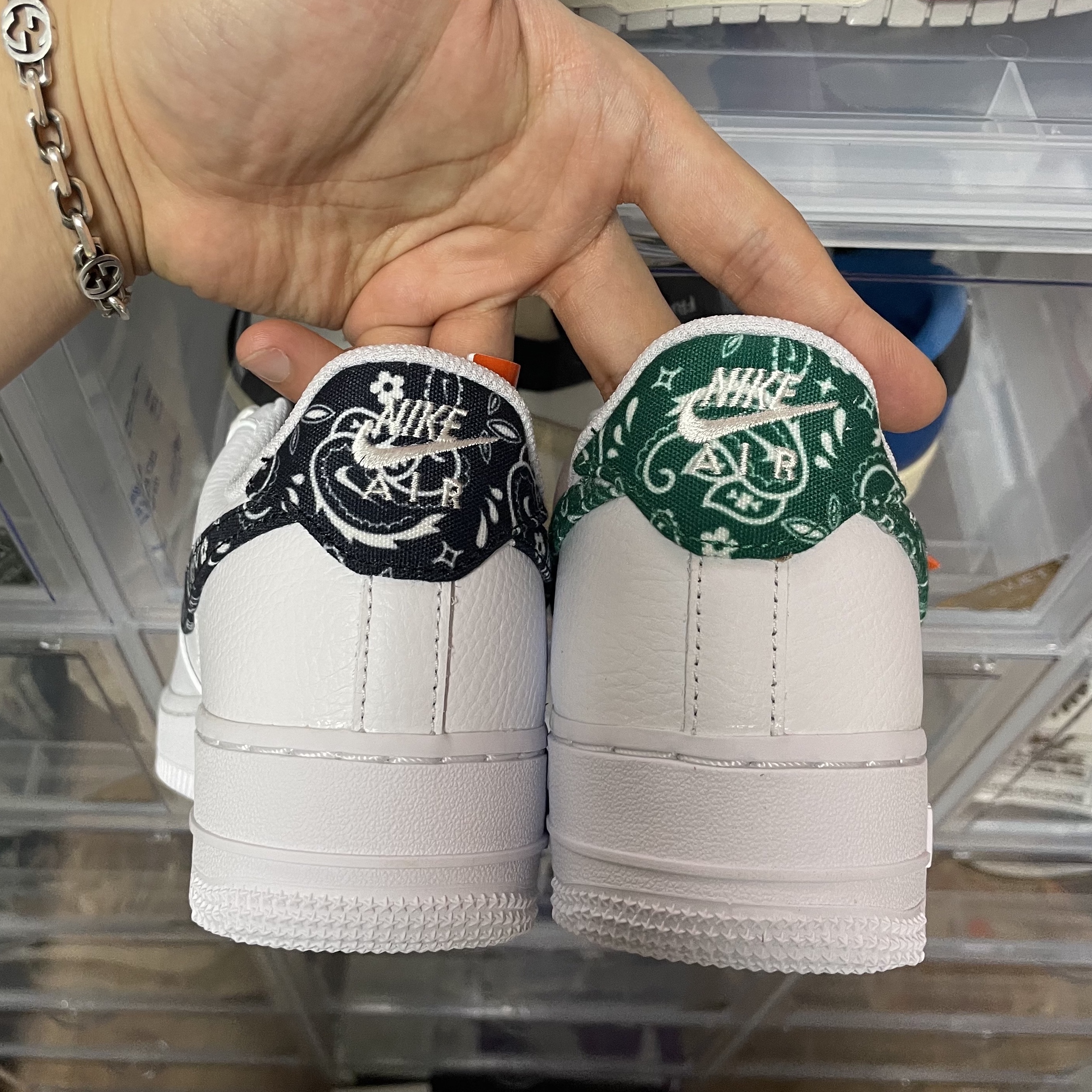 (W) Nike Air Force 1 '07 Essential Paisley Swoosh White Malachite, (W) Nike Air Force 1 '07 Essential Paisley Swoosh White Black 착용 스타일