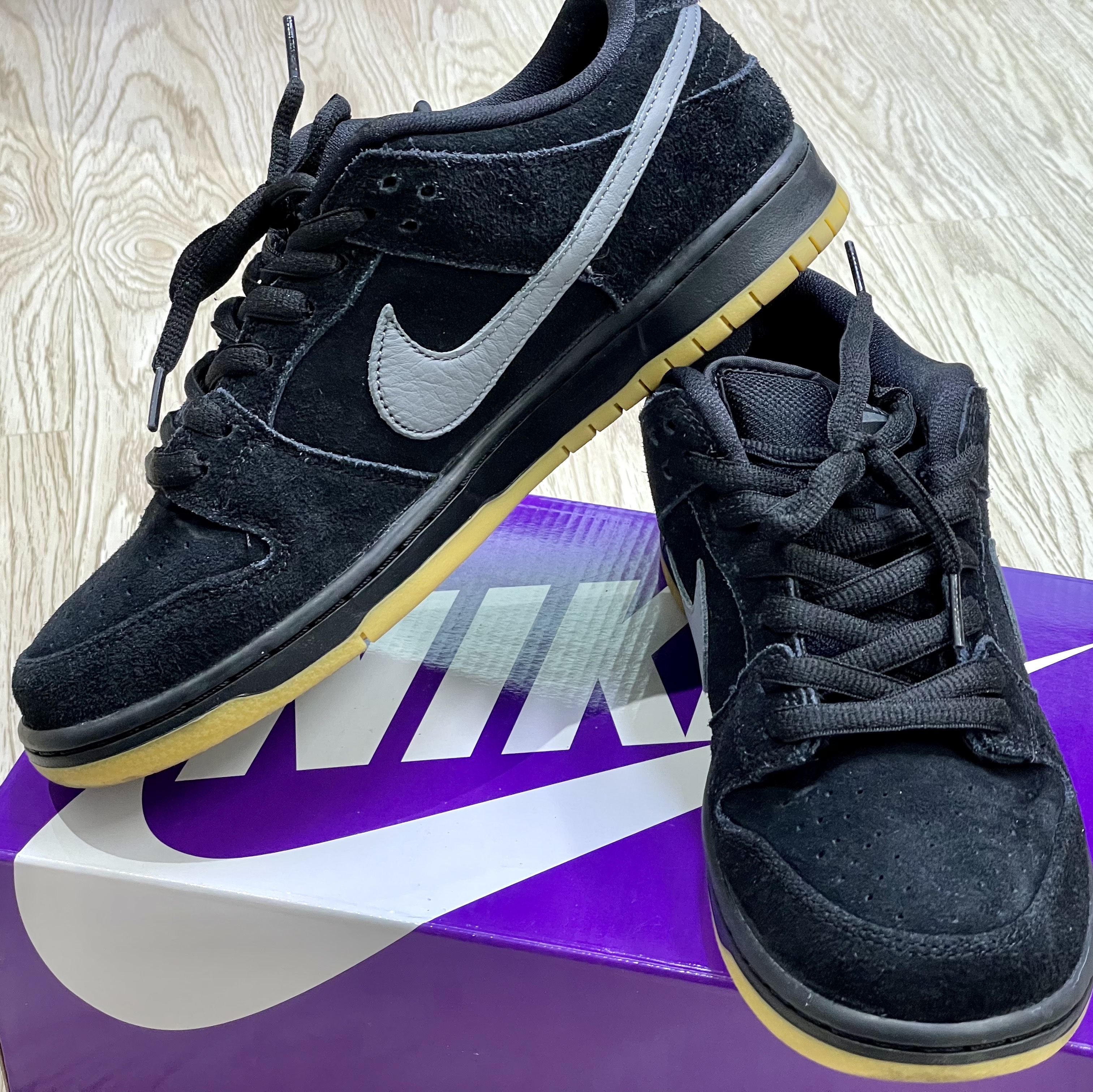 Nike SB Dunk Low Pro Black Cool Grey 착용 스타일 - 2