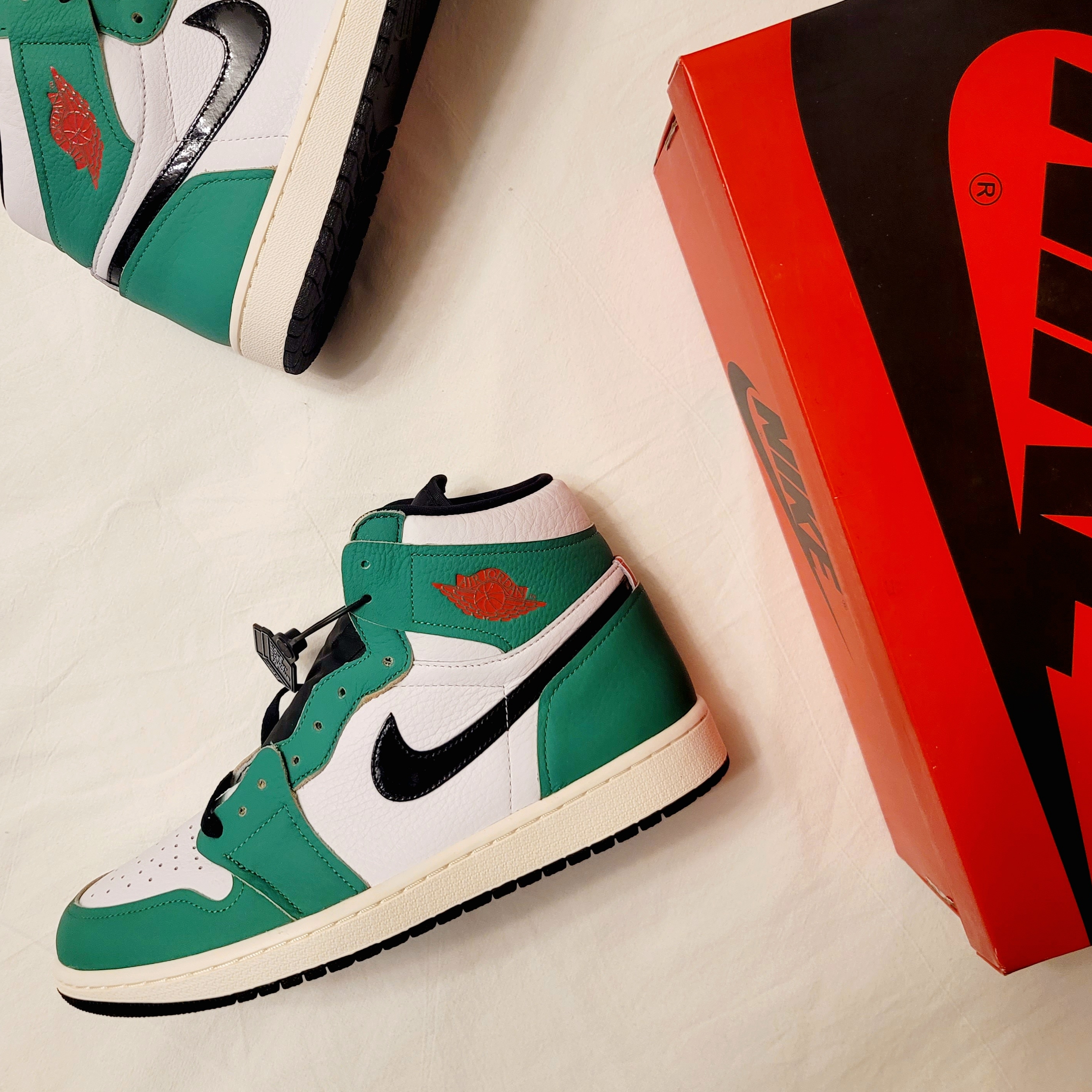 (W) Jordan 1 Retro High OG Lucky Green 착용 스타일 - 1