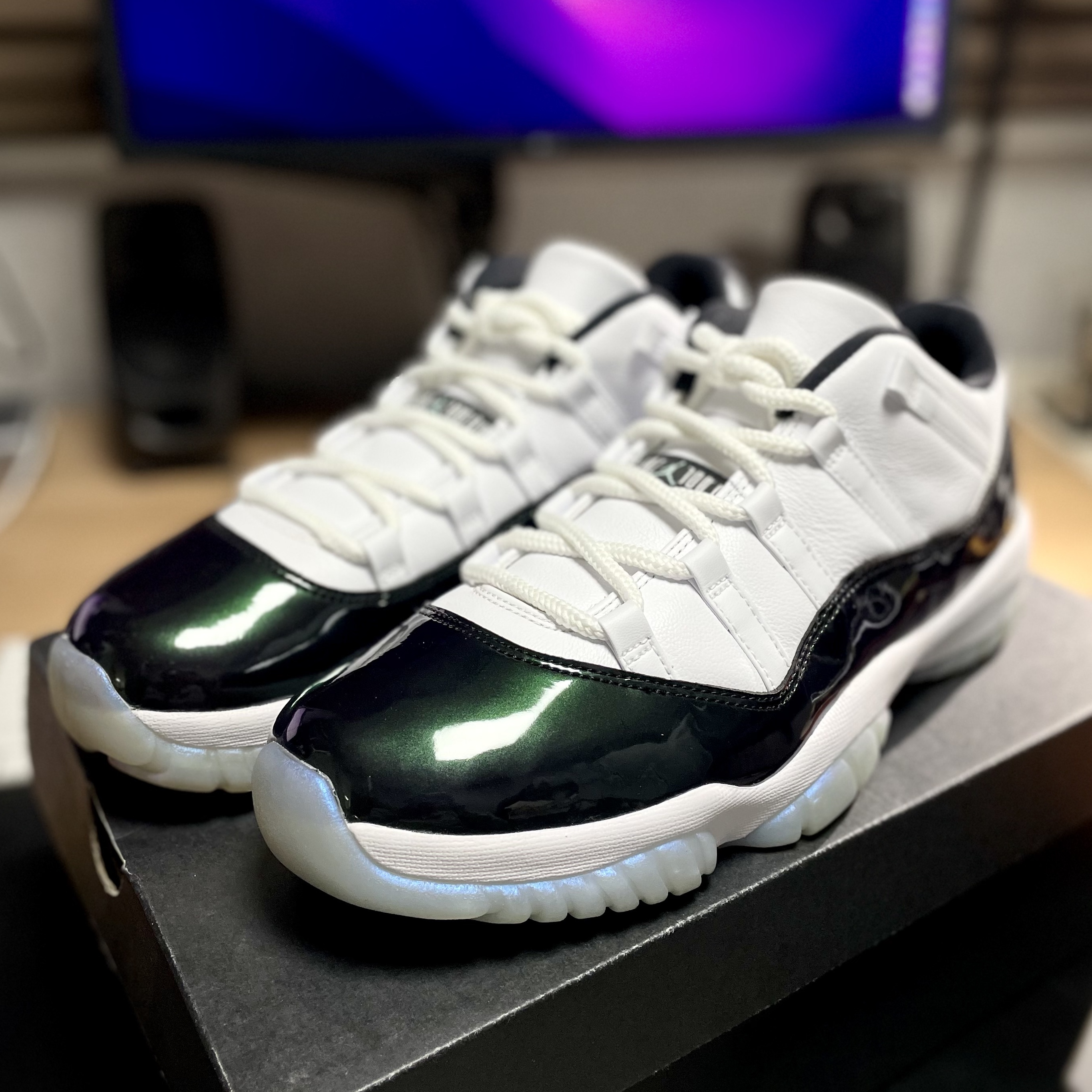Jordan 11 Retro Low Iridescent 착용 스타일 - 1