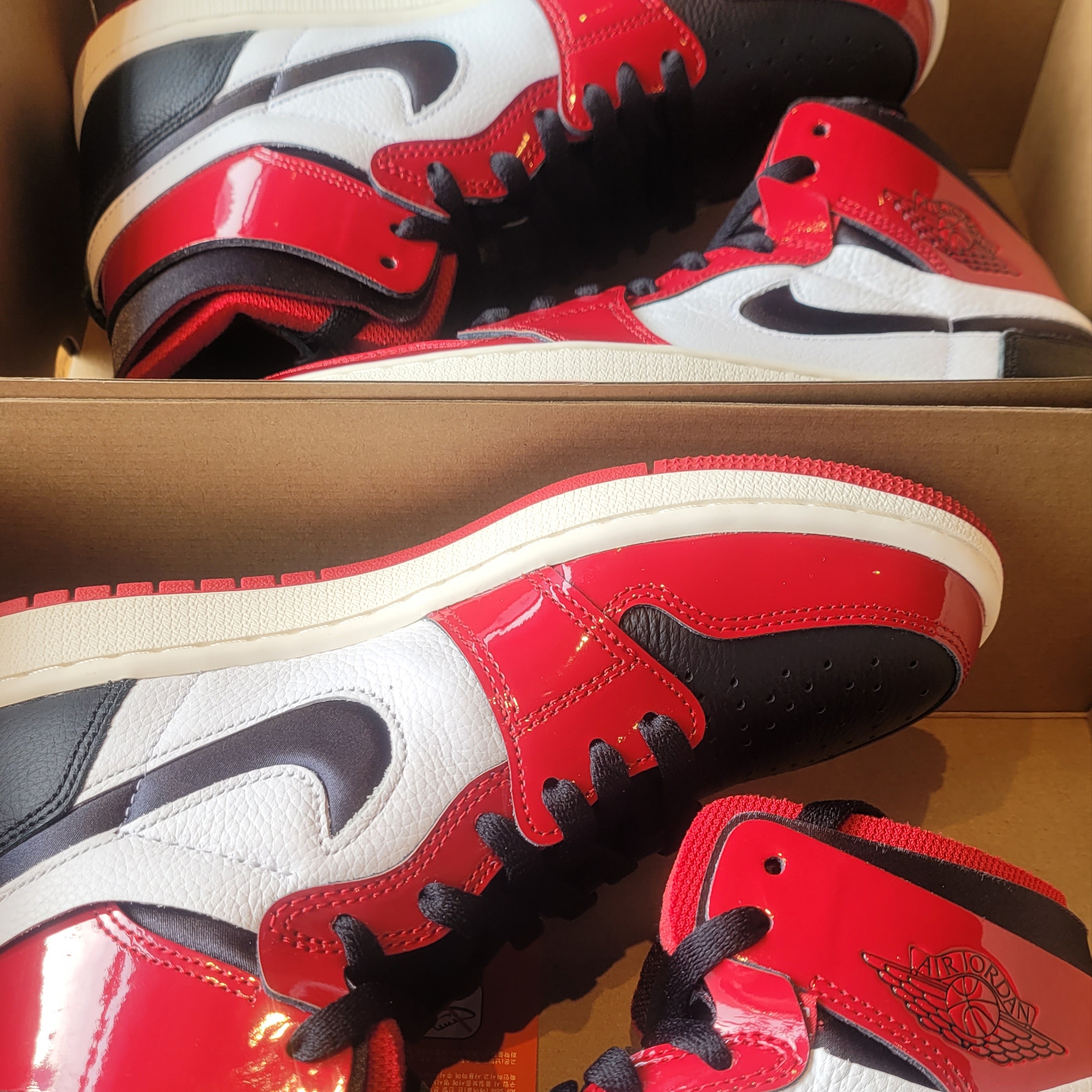 (W) Jordan 1 Zoom Air CMFT Gym Red Black 착용 스타일 - 2