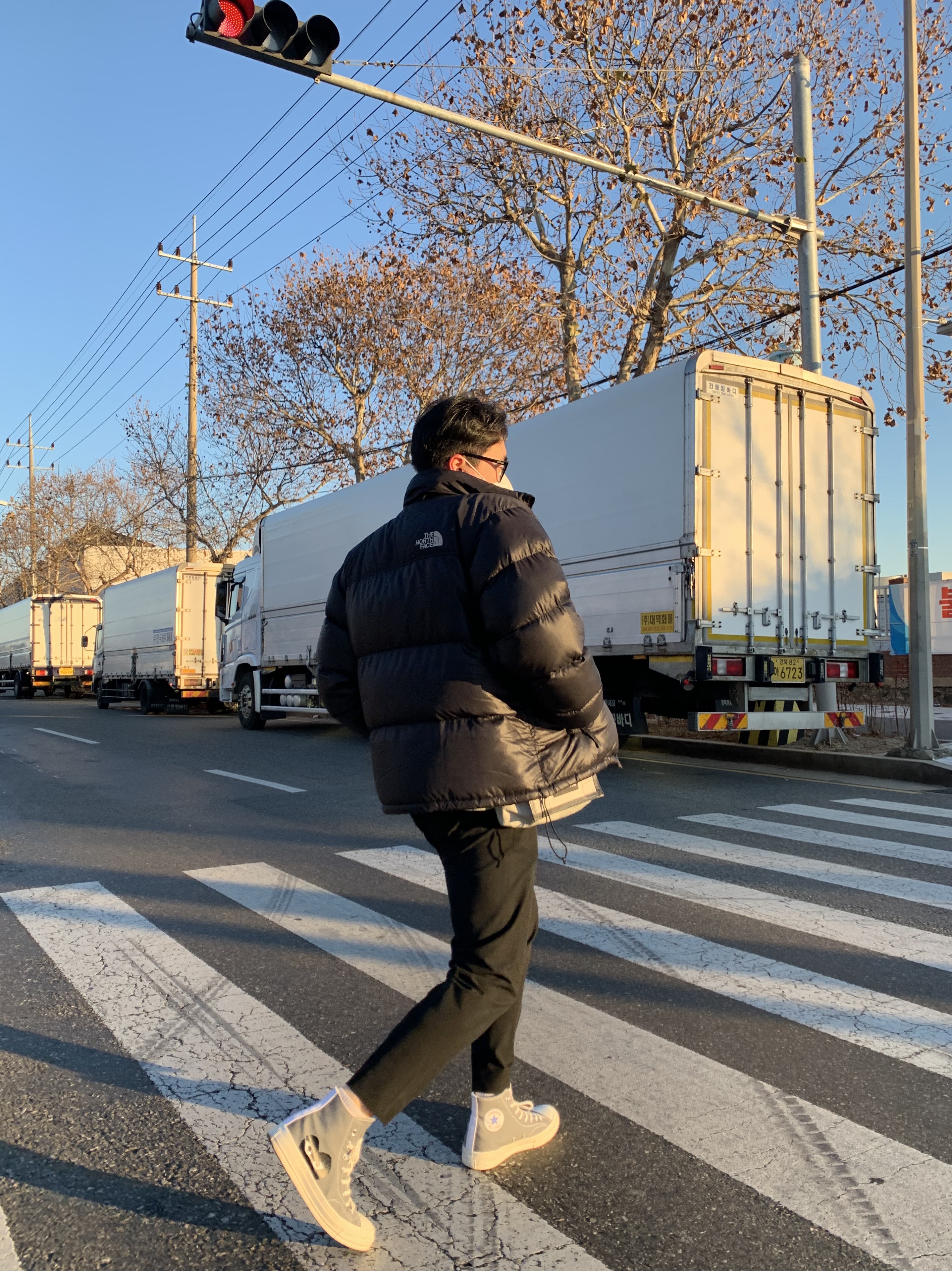 The North Face 1996 Eco Nuptse Jacket Black, Converse x Play Comme des Garcons Chuck 70 Hi Steel Gray 착용 스타일