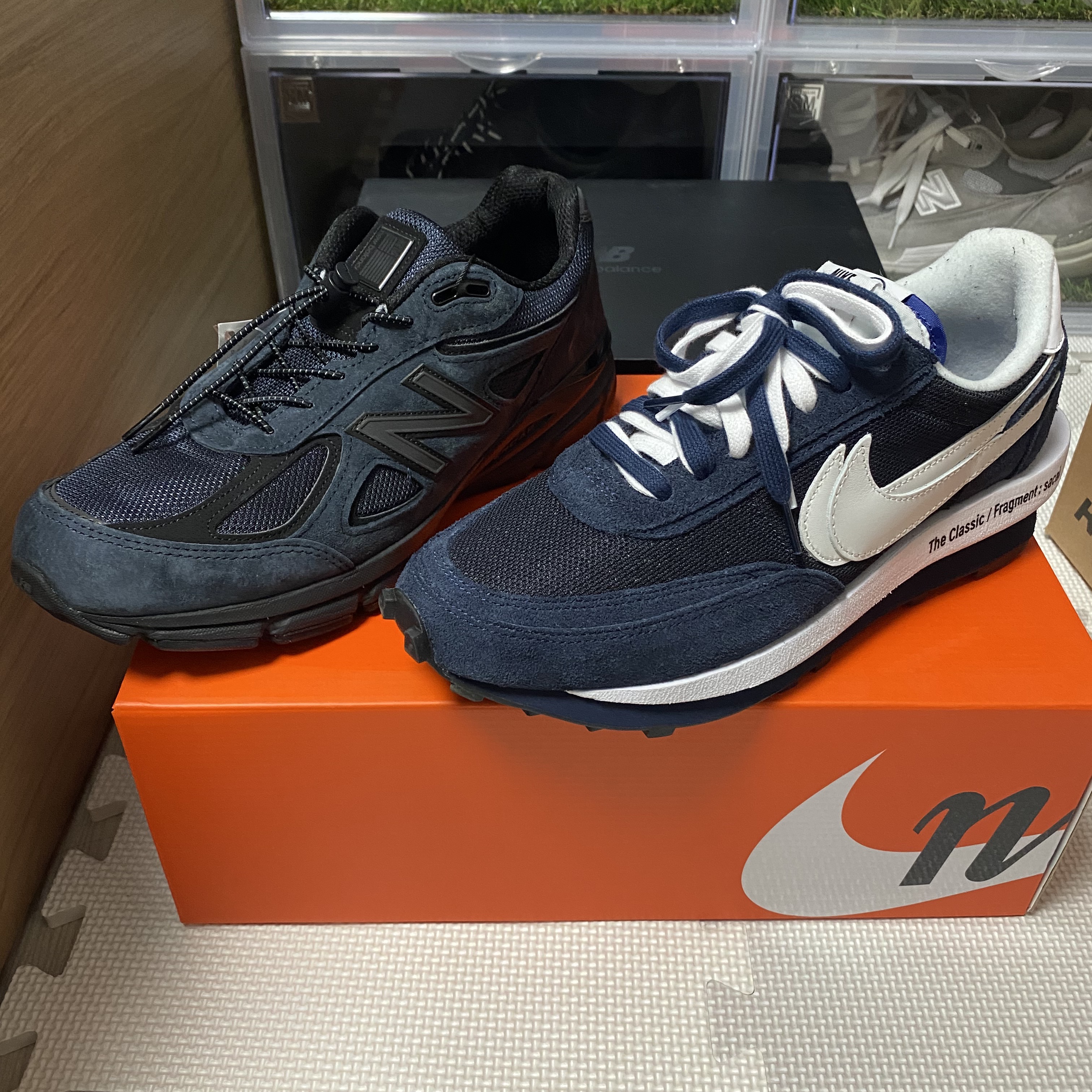 New Balance x JJJJound 990v4 Navy, Nike x Sacai x Fragment LDWaffle Blackened Blue 착용 스타일