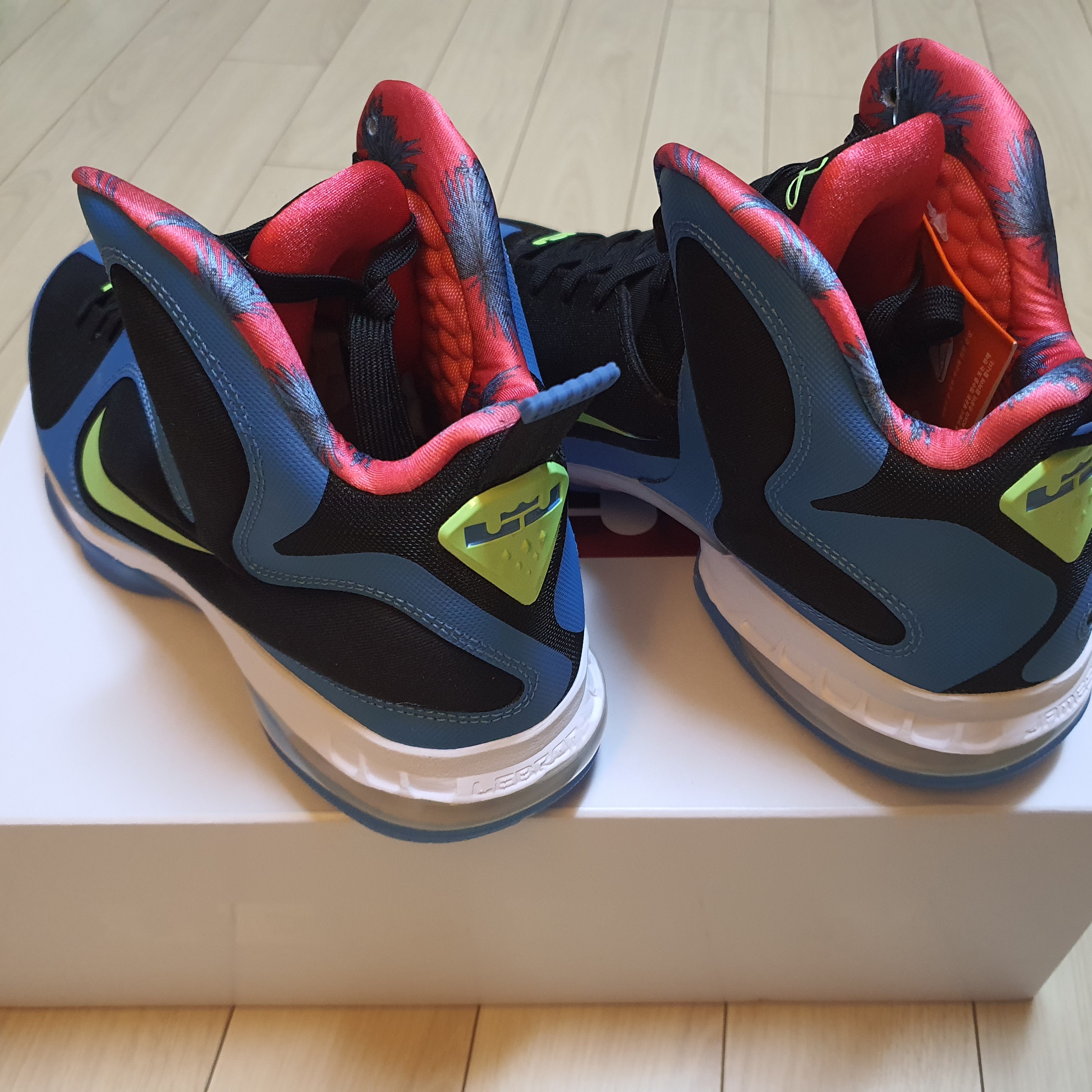 Nike LeBron 9 South Coast 착용 스타일 - 3