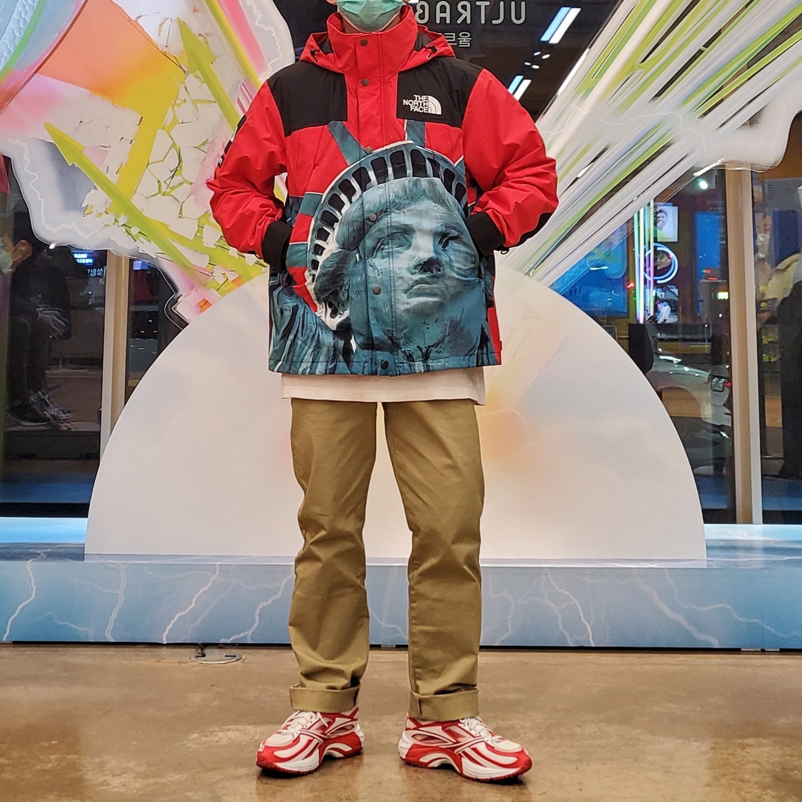 Supreme x The North Face Statue of Liberty Mountain Jacket Red - 19FW, Reebok x Kanghyuk Premier Road Modern White Red  착용 스타일