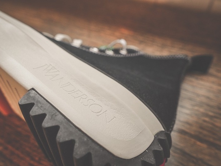 Converse x JW Anderson Run Star Hike Hi Black, Converse x JW Anderson Run Star Hike Hi White 착용 스타일 - 5