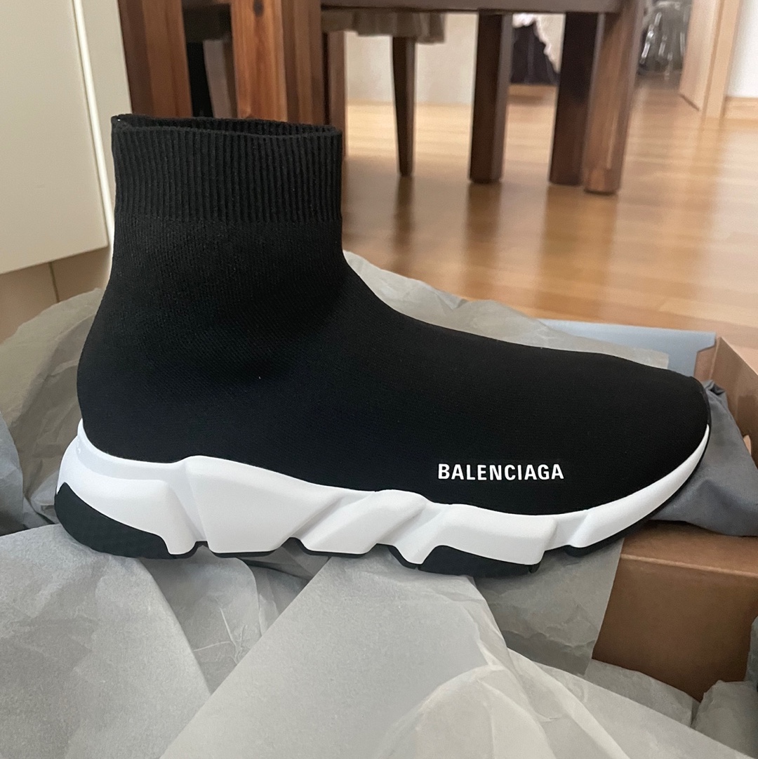 Balenciaga Speed Trainer Black White 2021/2022 착용 스타일