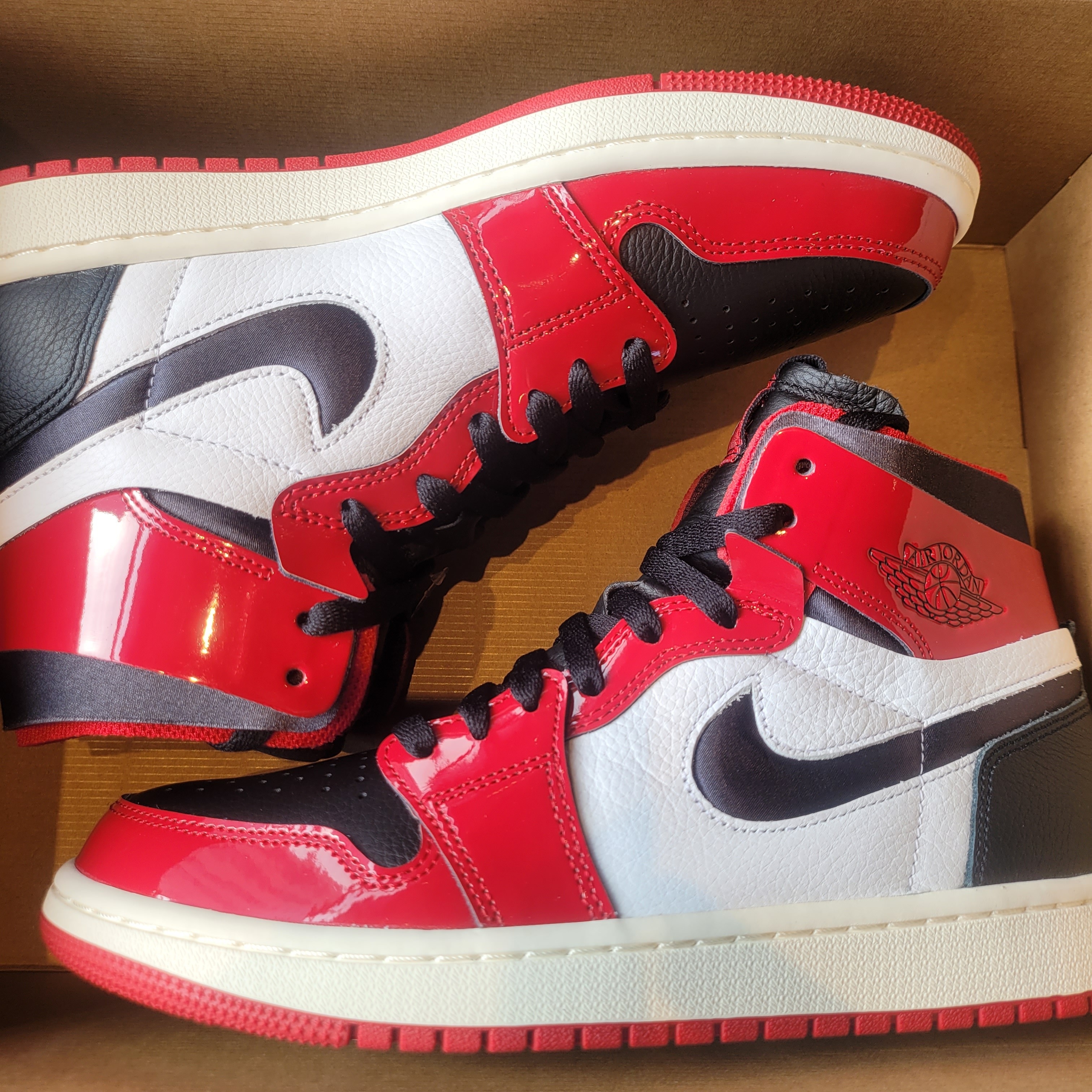 (W) Jordan 1 Zoom Air CMFT Gym Red Black 착용 스타일 - 1