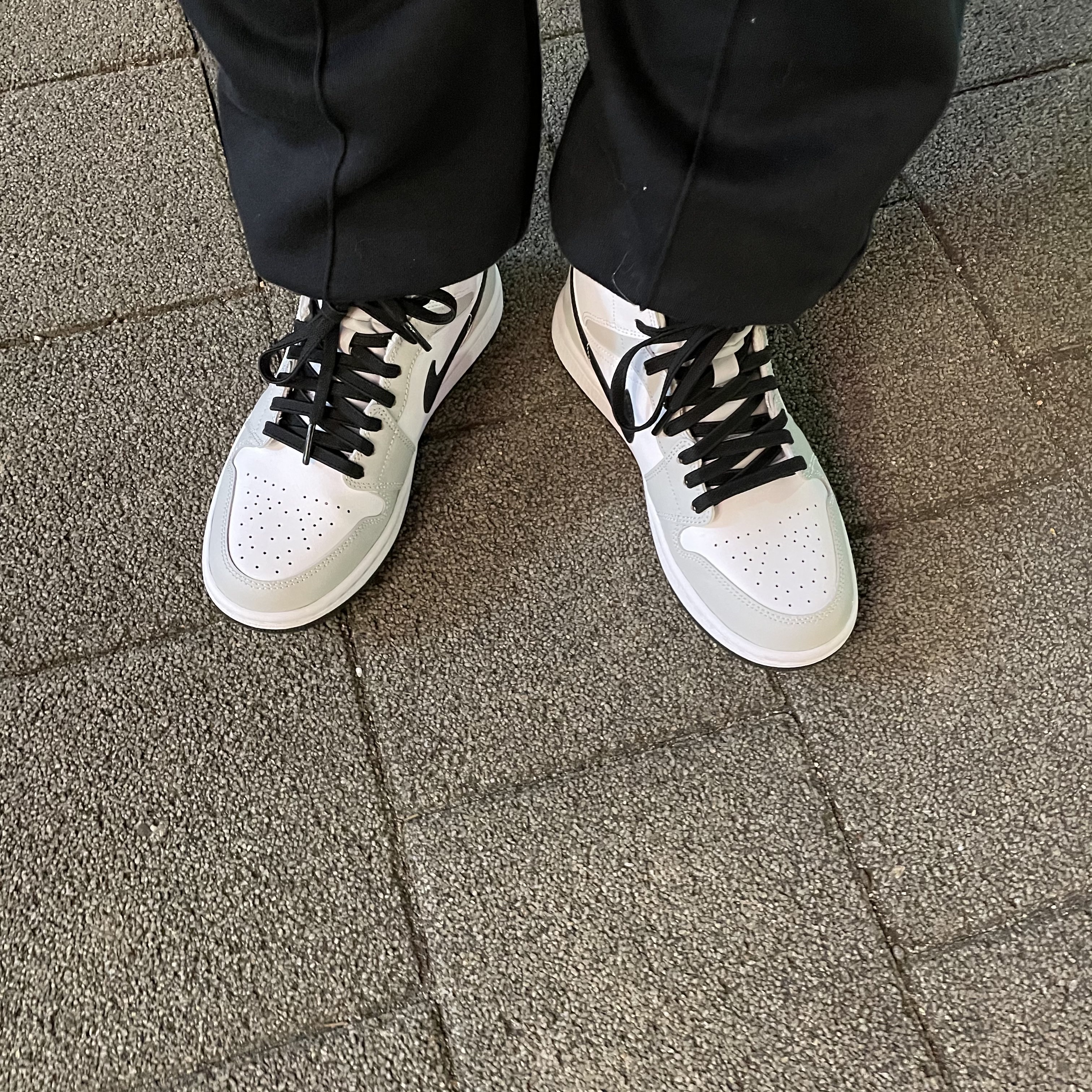 (W) Jordan 1 Mid Grey Fog 착용 스타일 - 2