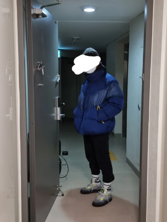 Jordan 4 Retro SE Neon 95 착용 스타일 - 1