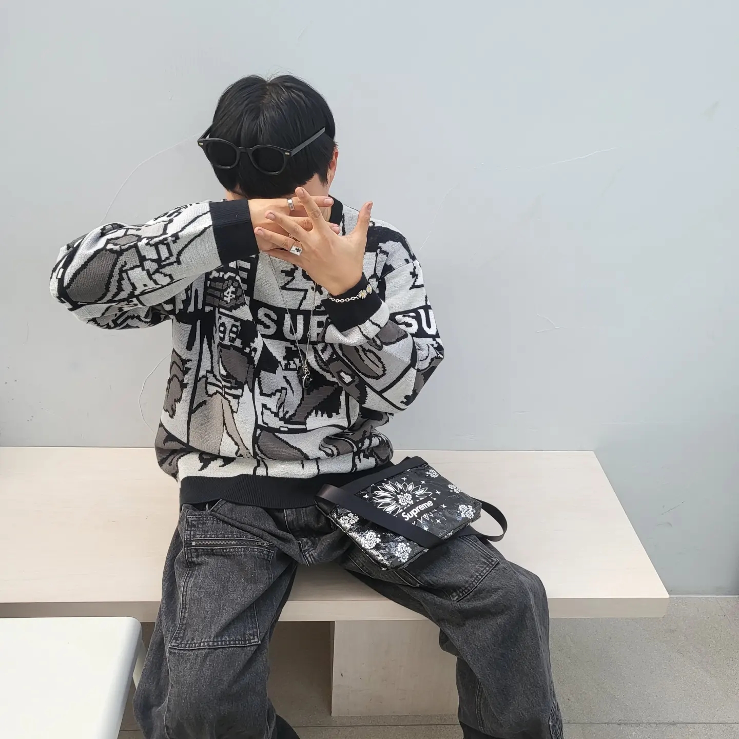 Supreme Cartoon Sweater Black - 20SS, Nike SB Dunk Low Pro Safari 착용 스타일 - 4