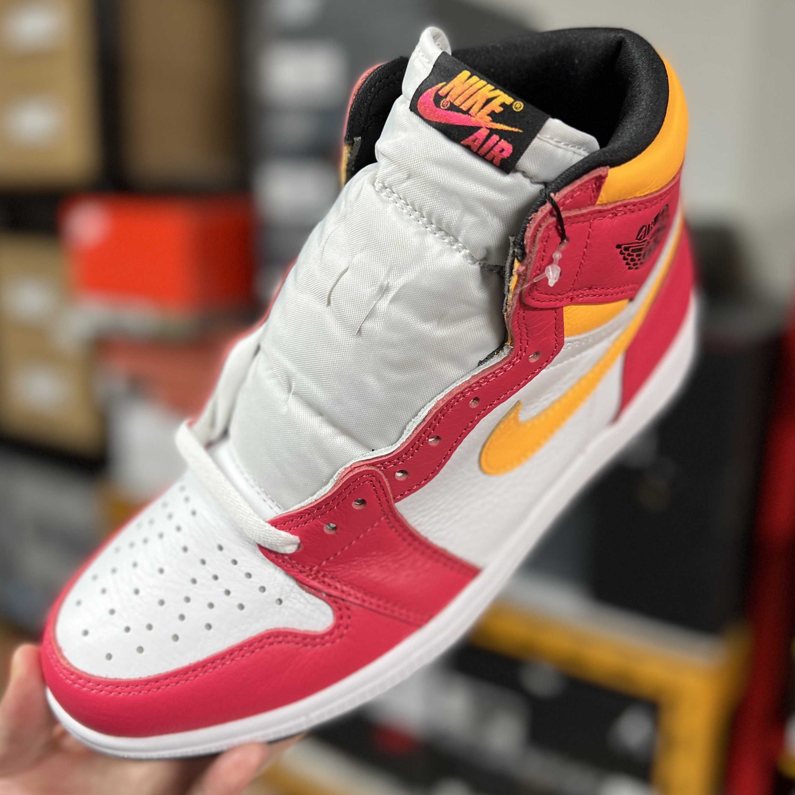 Jordan 1 Retro High OG Light Fusion Red 착용 스타일 - 1
