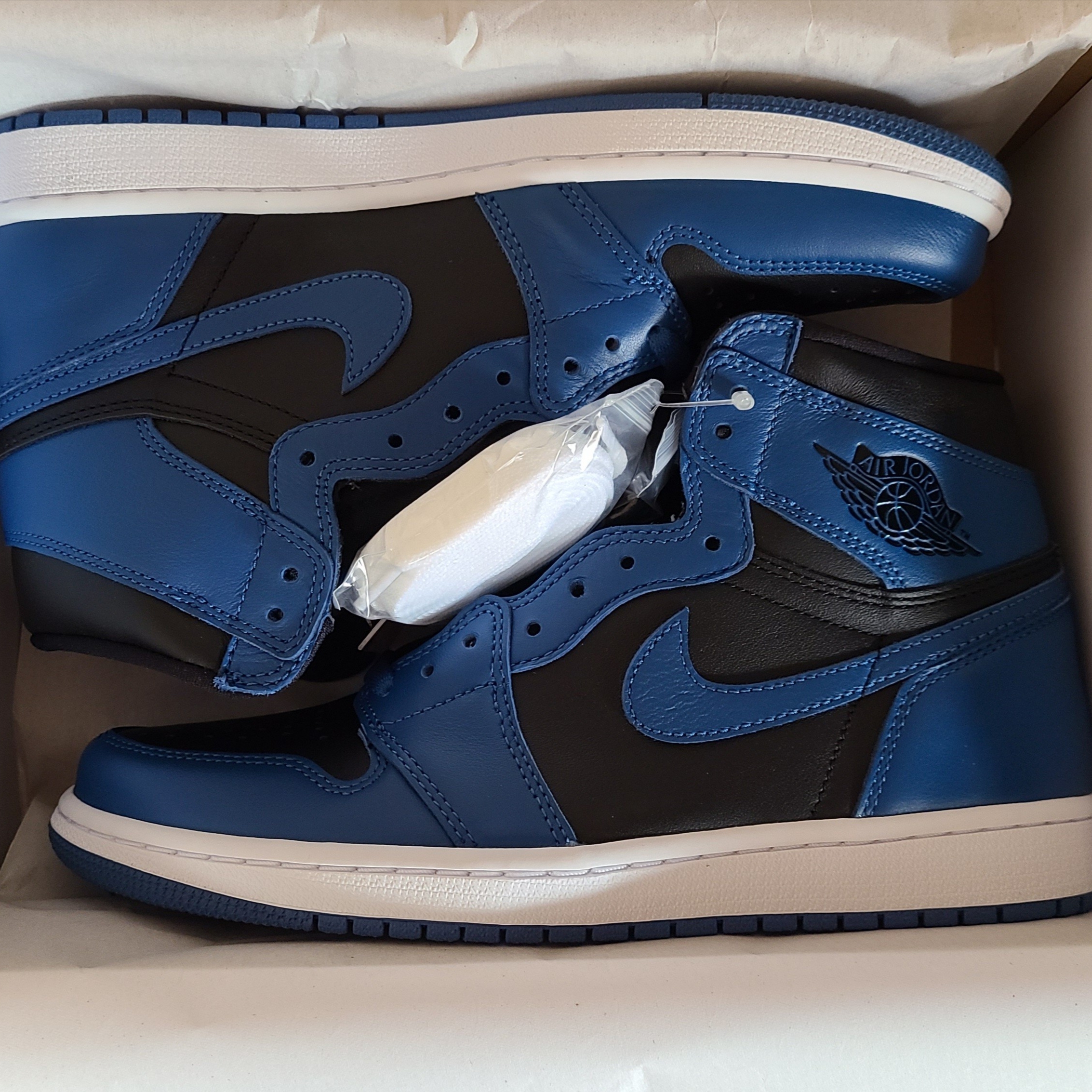 Jordan 1 Retro High OG Dark Marina Blue 착용 스타일