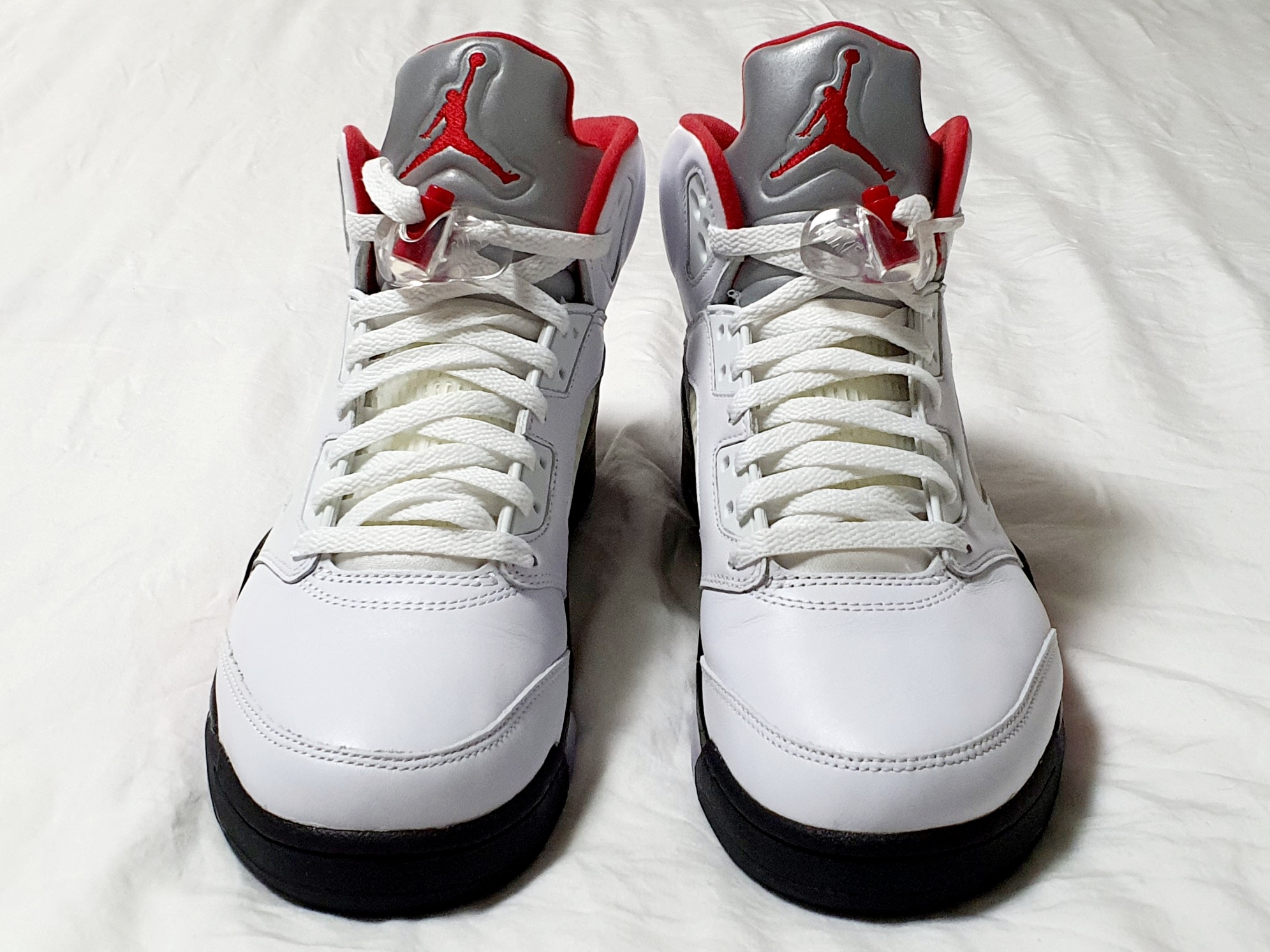 Jordan 5 Retro Fire Red Silver Tongue 2020 착용 스타일 - 3
