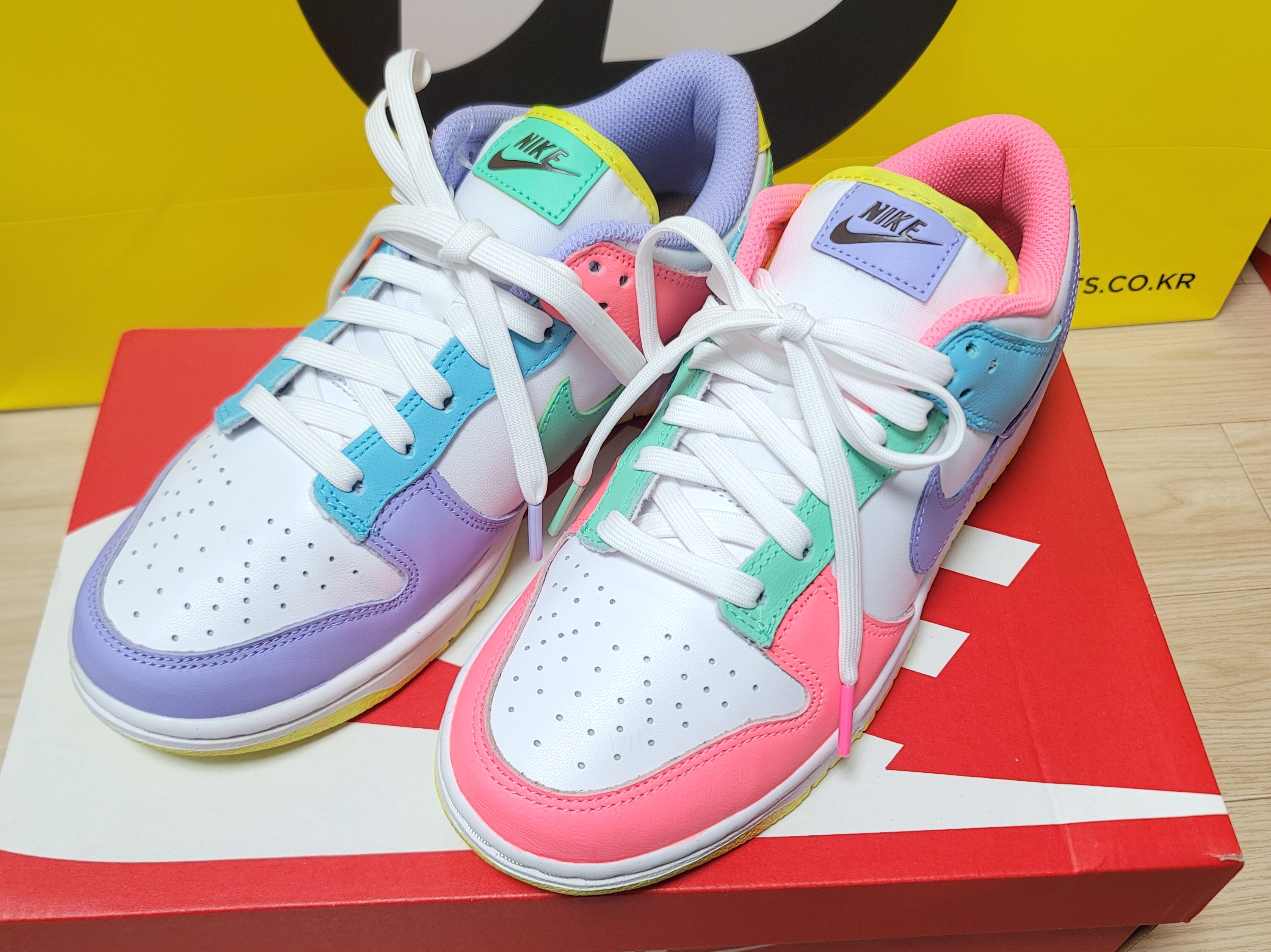 (W) Nike Dunk Low SE Candy 착용 스타일 - 1