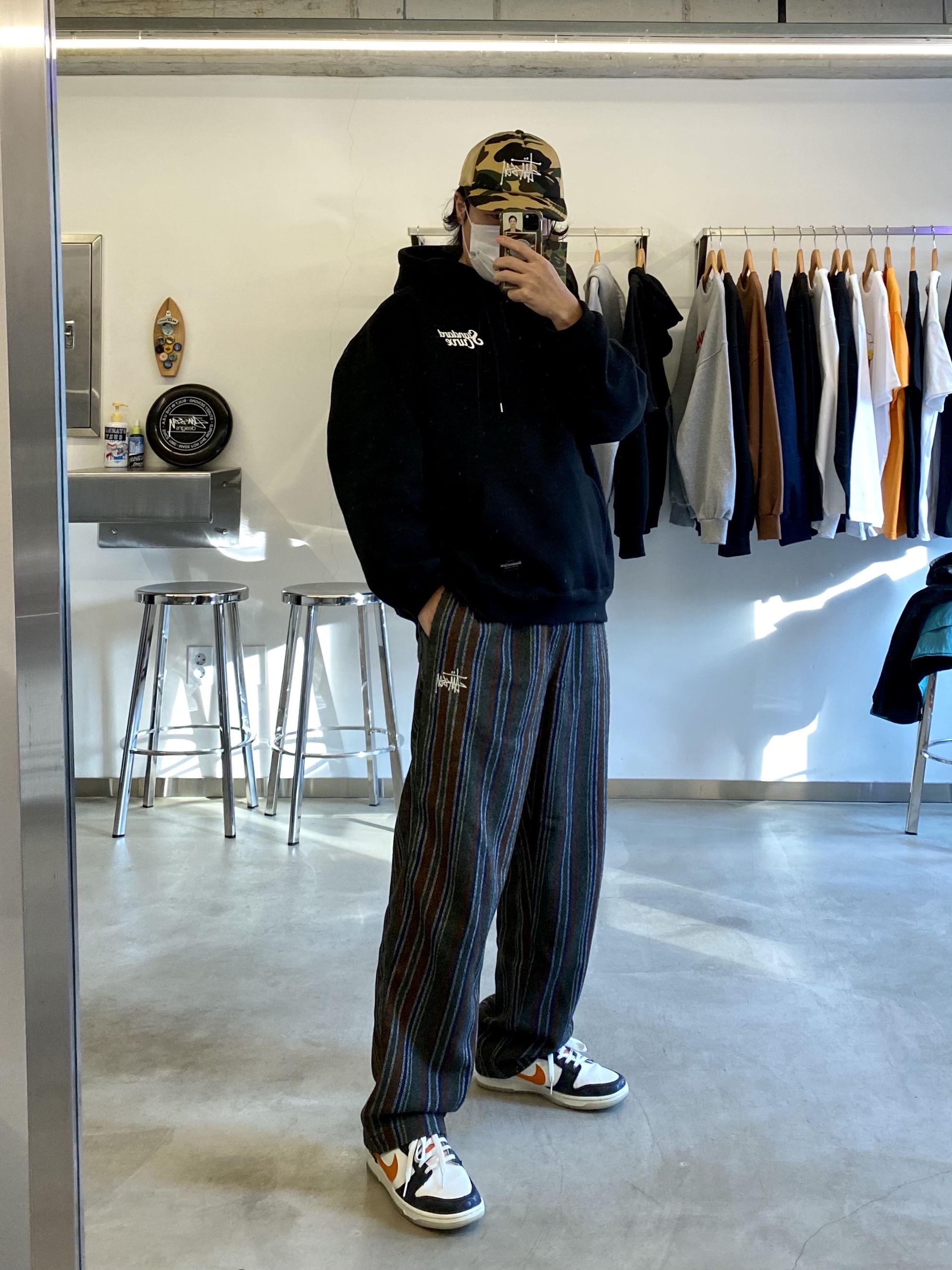 Stussy x BAPE Trucker Cap Yellow, Nike Dunk Low Retro PRM Halloween 착용 스타일 - 1