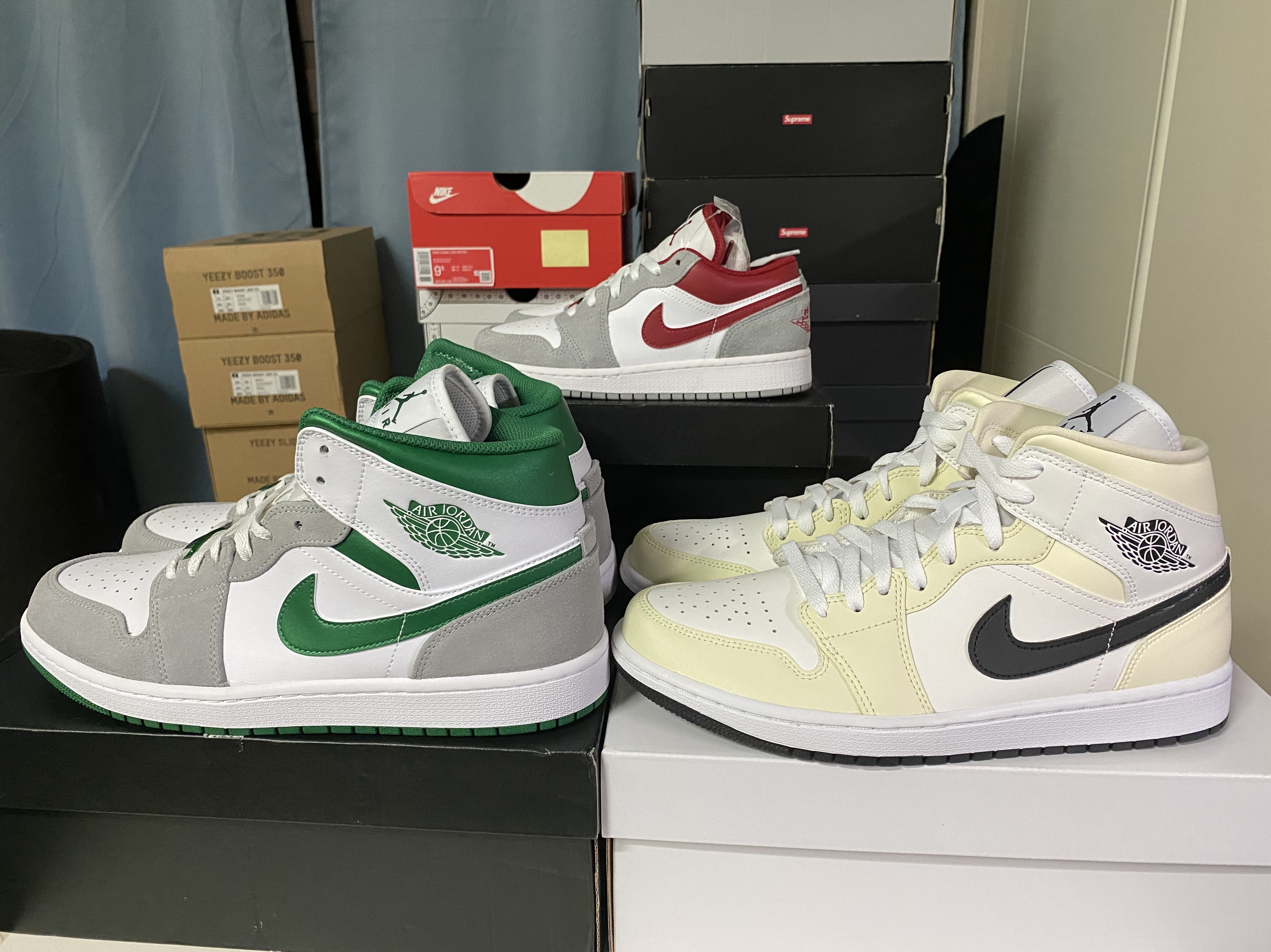 (GS) Jordan 1 Low SE Light Smoke Grey Gym Red, Jordan 1 Mid SE Pine Green Light Smoke Grey 착용 스타일 - 4