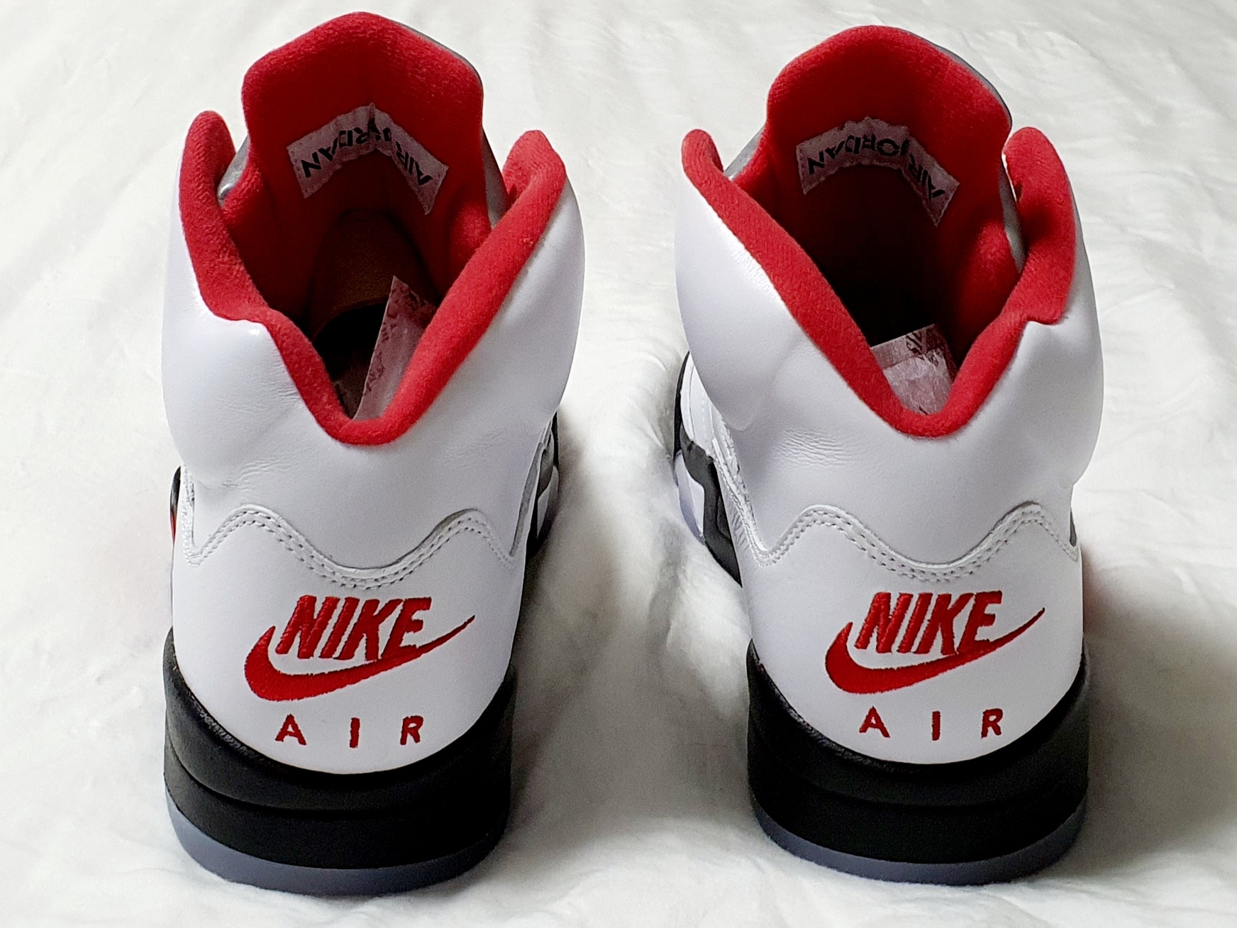 Jordan 5 Retro Fire Red Silver Tongue 2020 착용 스타일 - 4