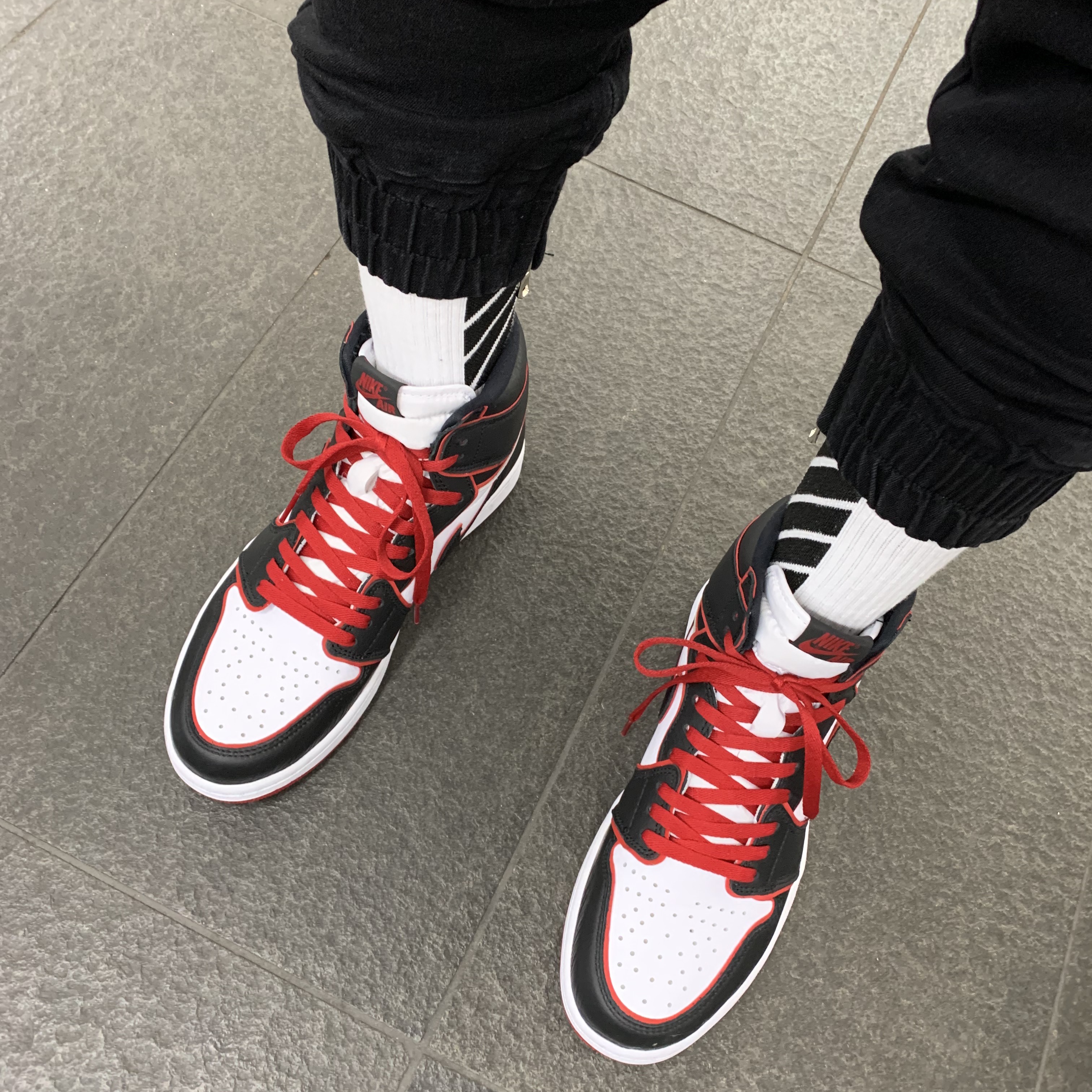 Jordan 1 Retro High OG Bloodline 착용 스타일
