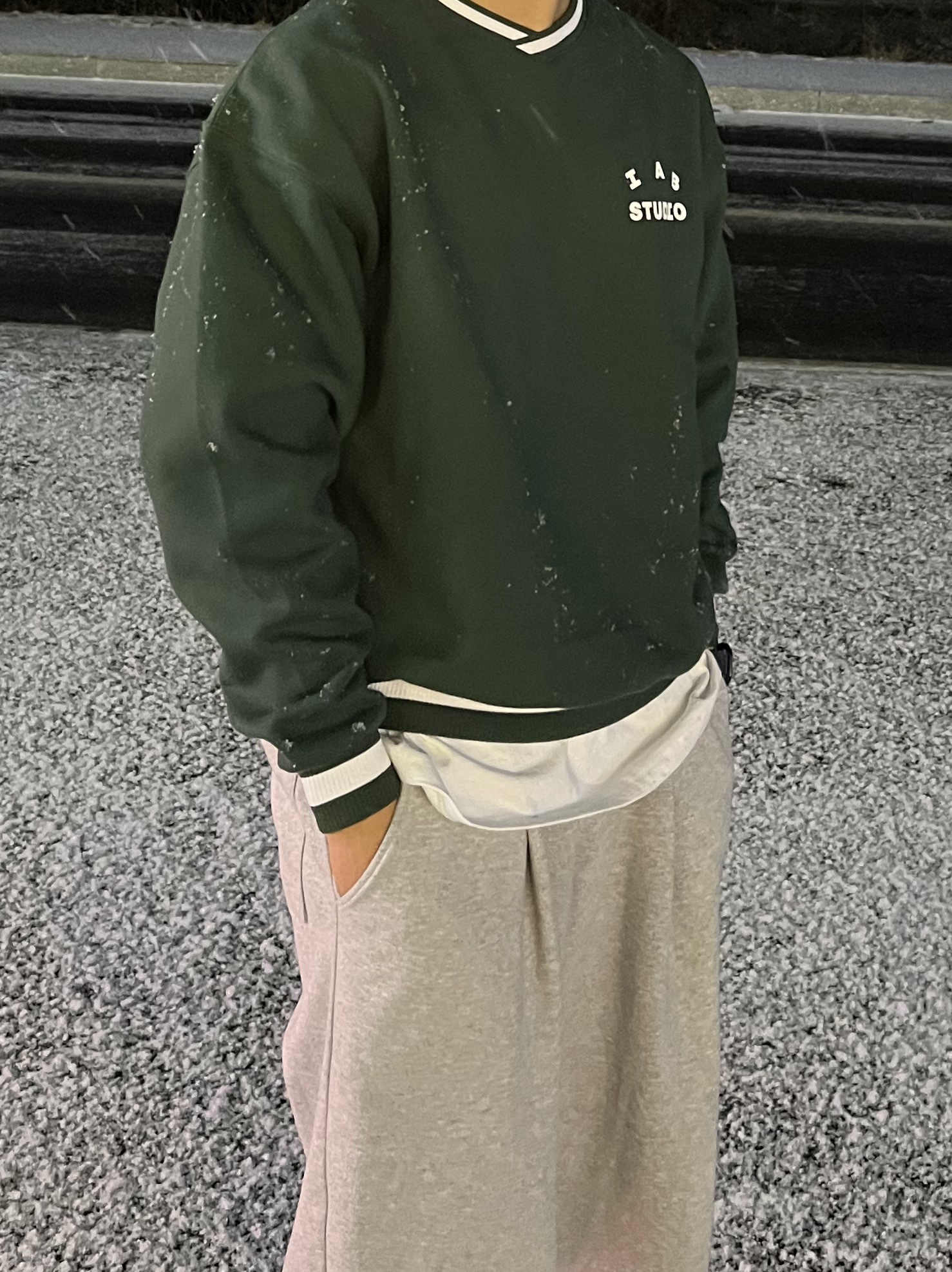 IAB Studio x Yonex Sweatshirt Green 착용 스타일