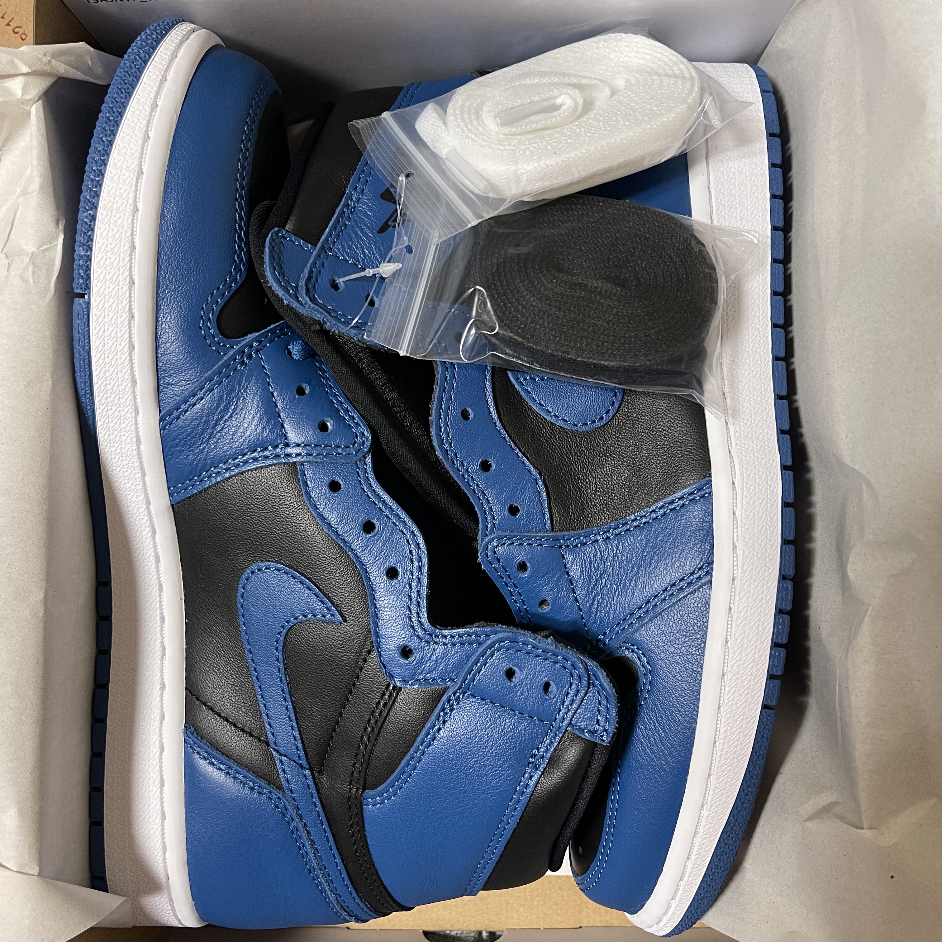 Jordan 1 Retro High OG Dark Marina Blue 착용 스타일