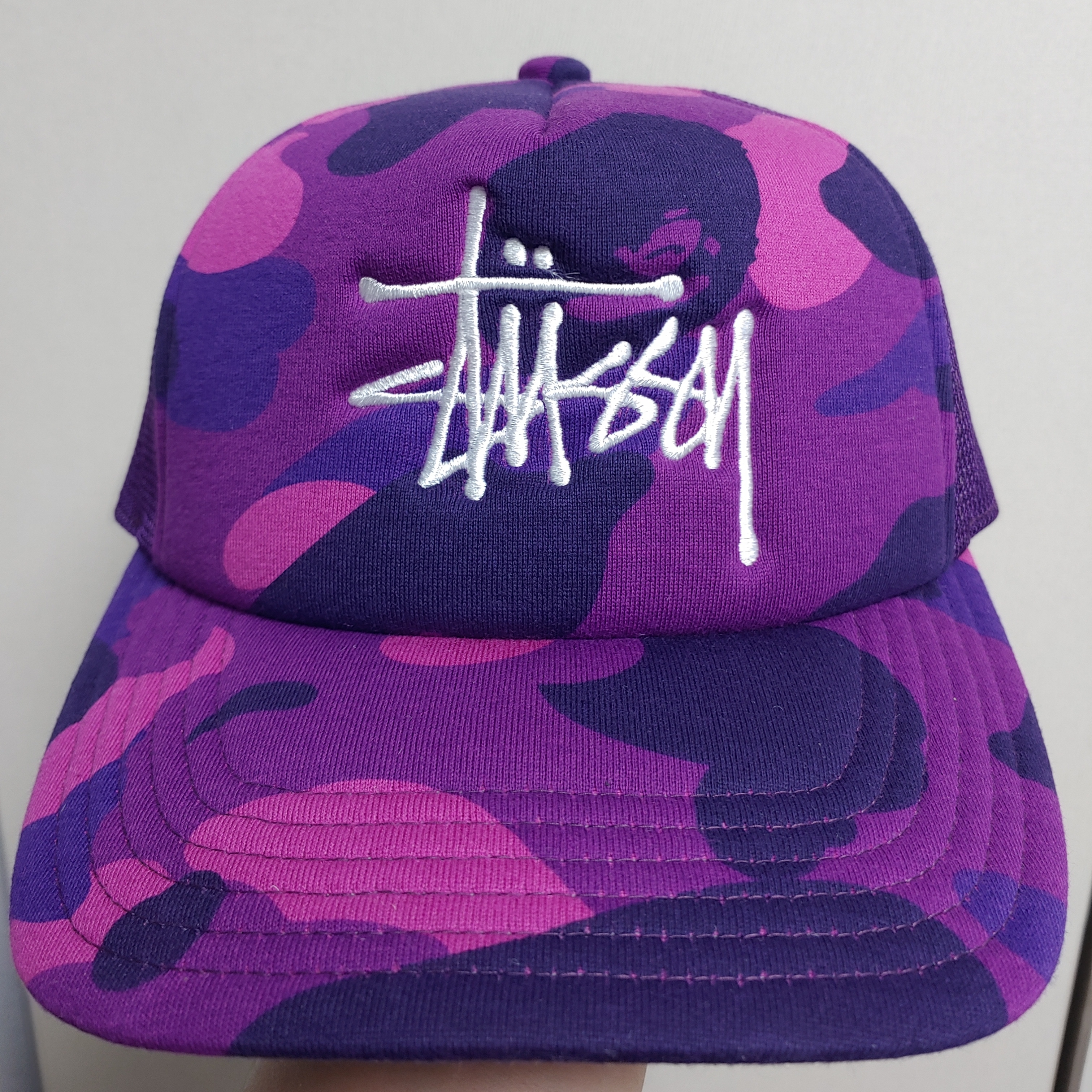 Stussy x BAPE Trucker Cap Purprle 착용 스타일