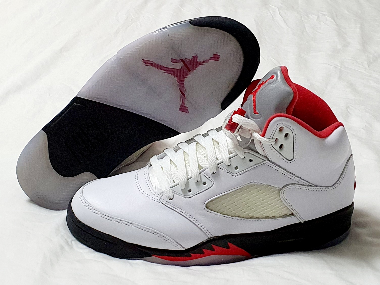 Jordan 5 Retro Fire Red Silver Tongue 2020 착용 스타일 - 1