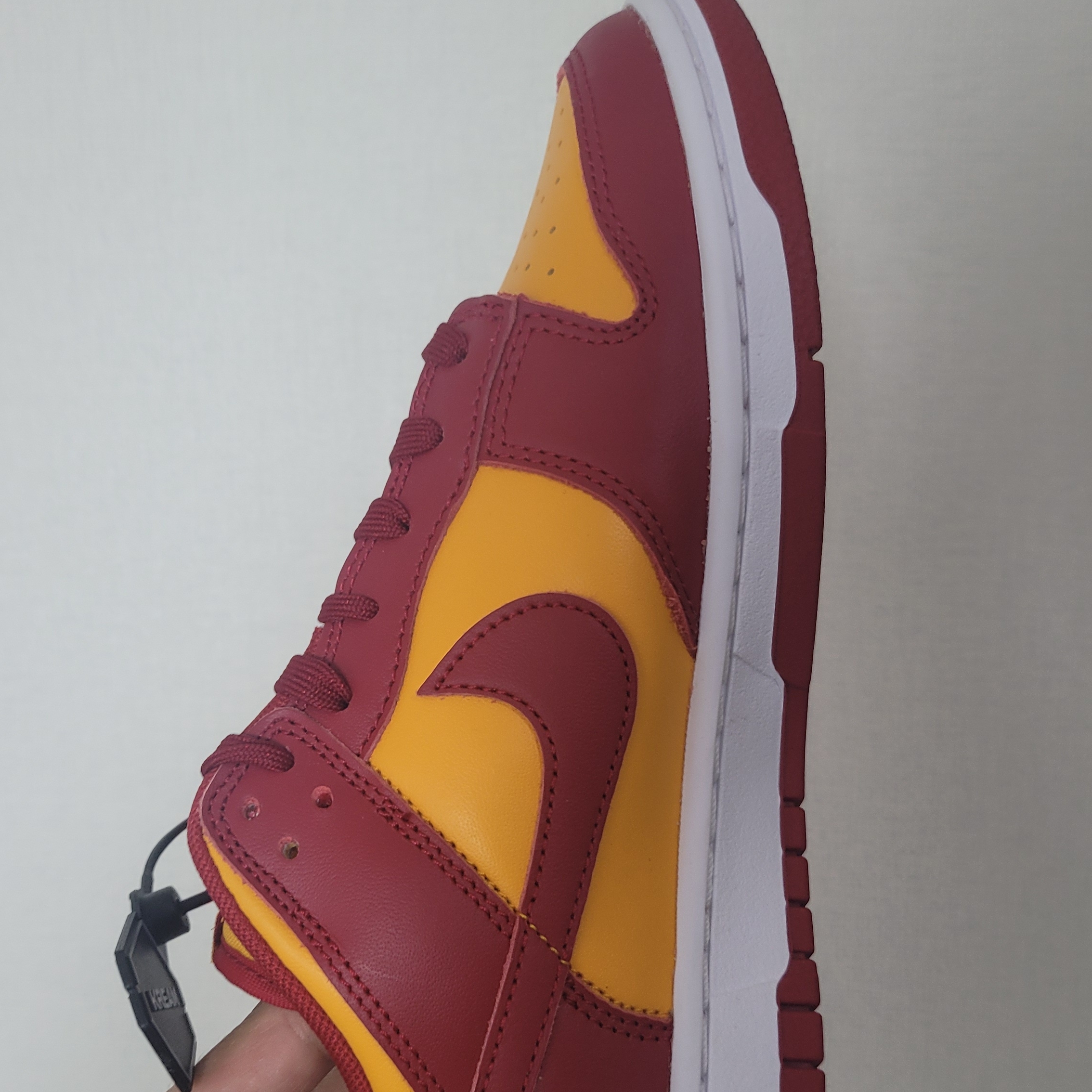 Nike Dunk Low Retro Championship Gold 착용 스타일 - 1