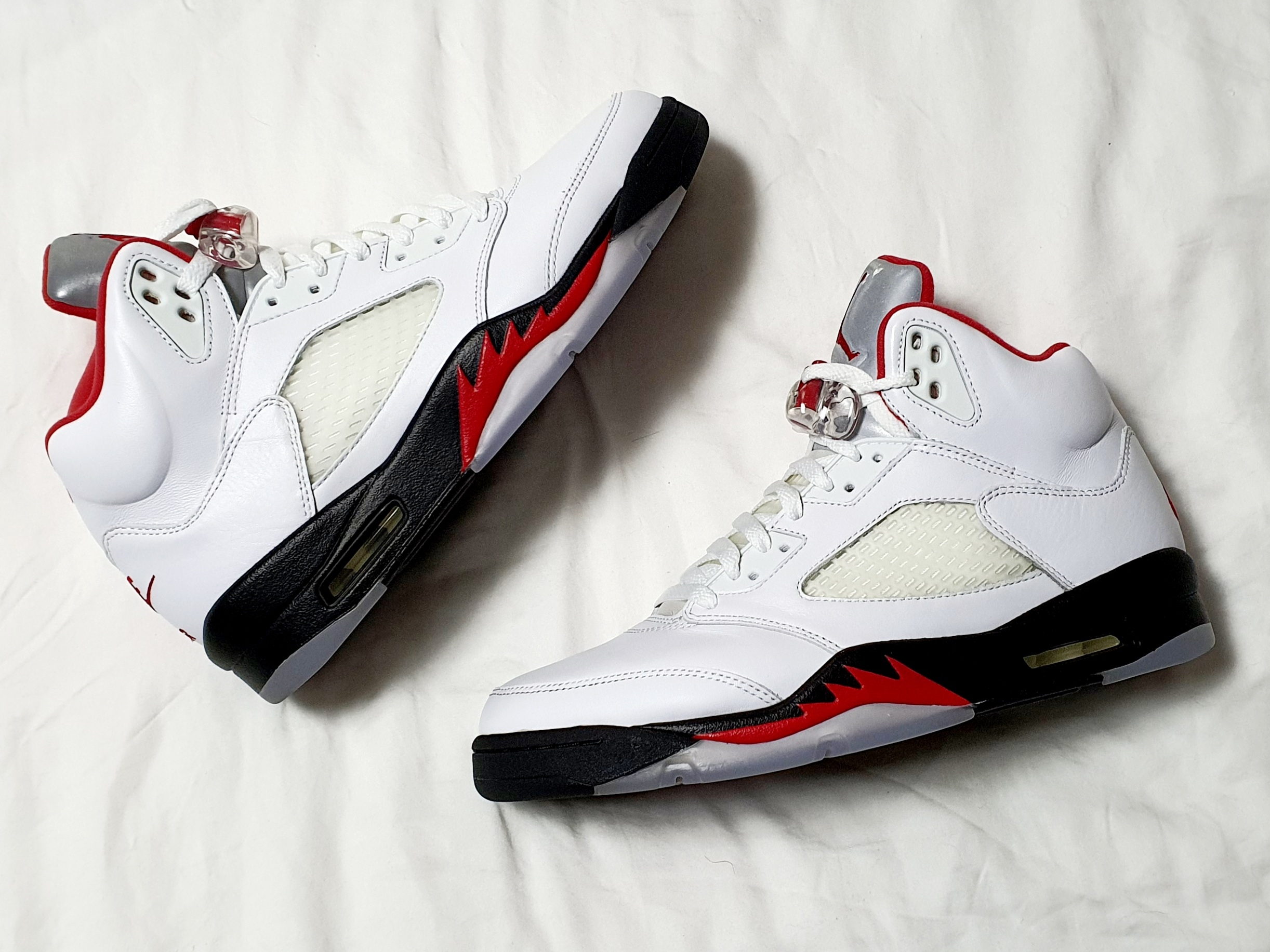 Jordan 5 Retro Fire Red Silver Tongue 2020 착용 스타일 - 2