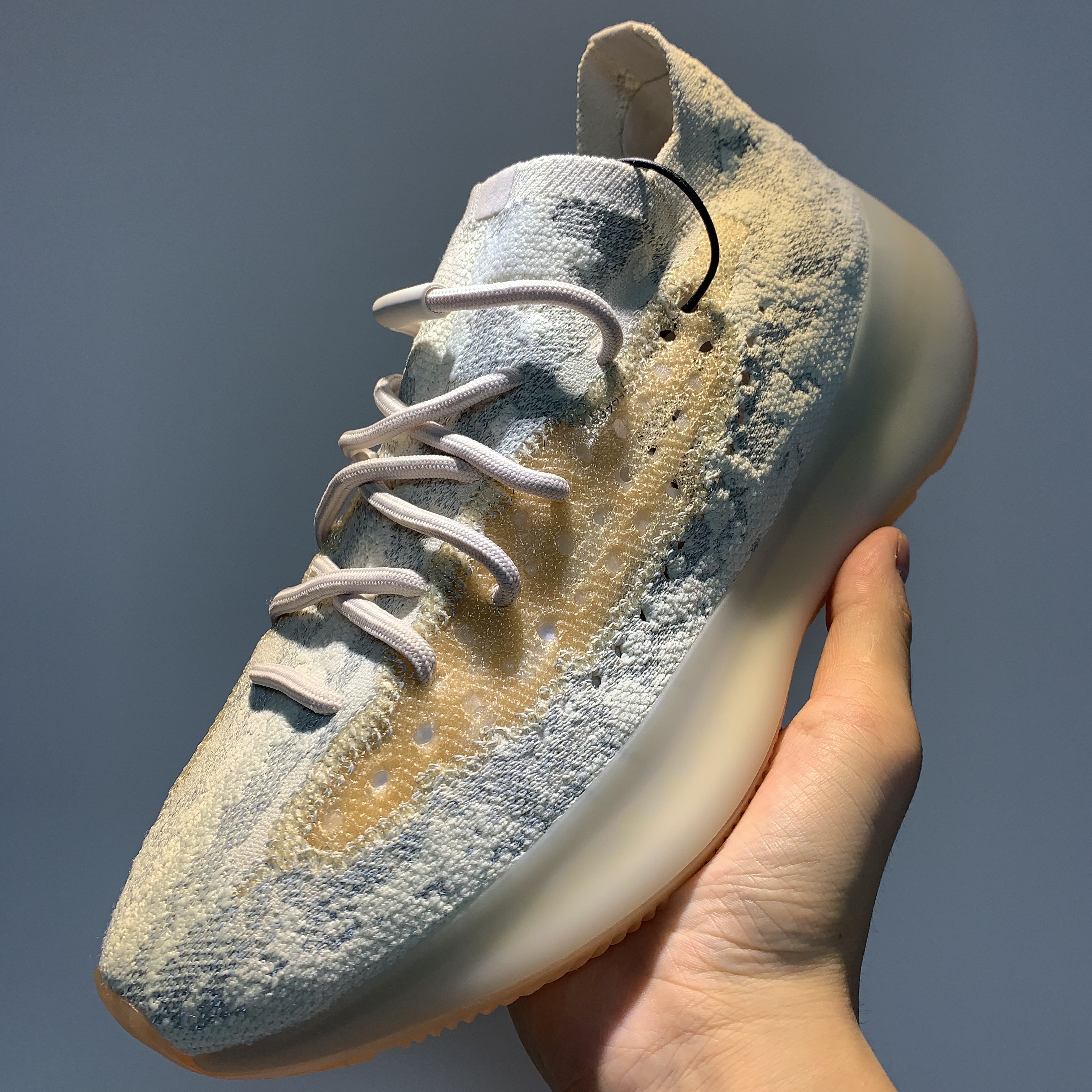 Adidas Yeezy Boost 380 Yecoraite - Reflective 착용 스타일