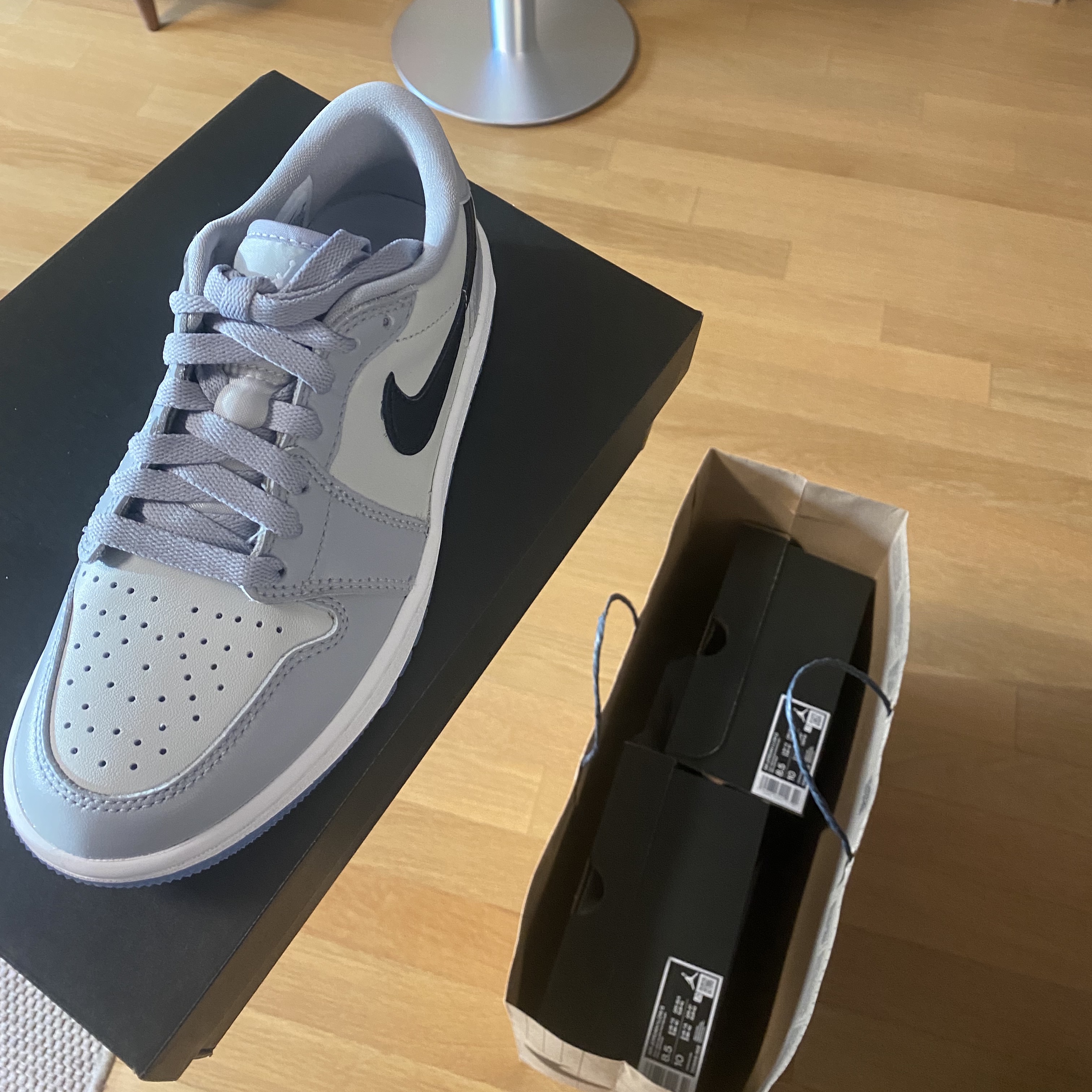Jordan 1 Low Golf Wolf Grey 착용 스타일 - 1