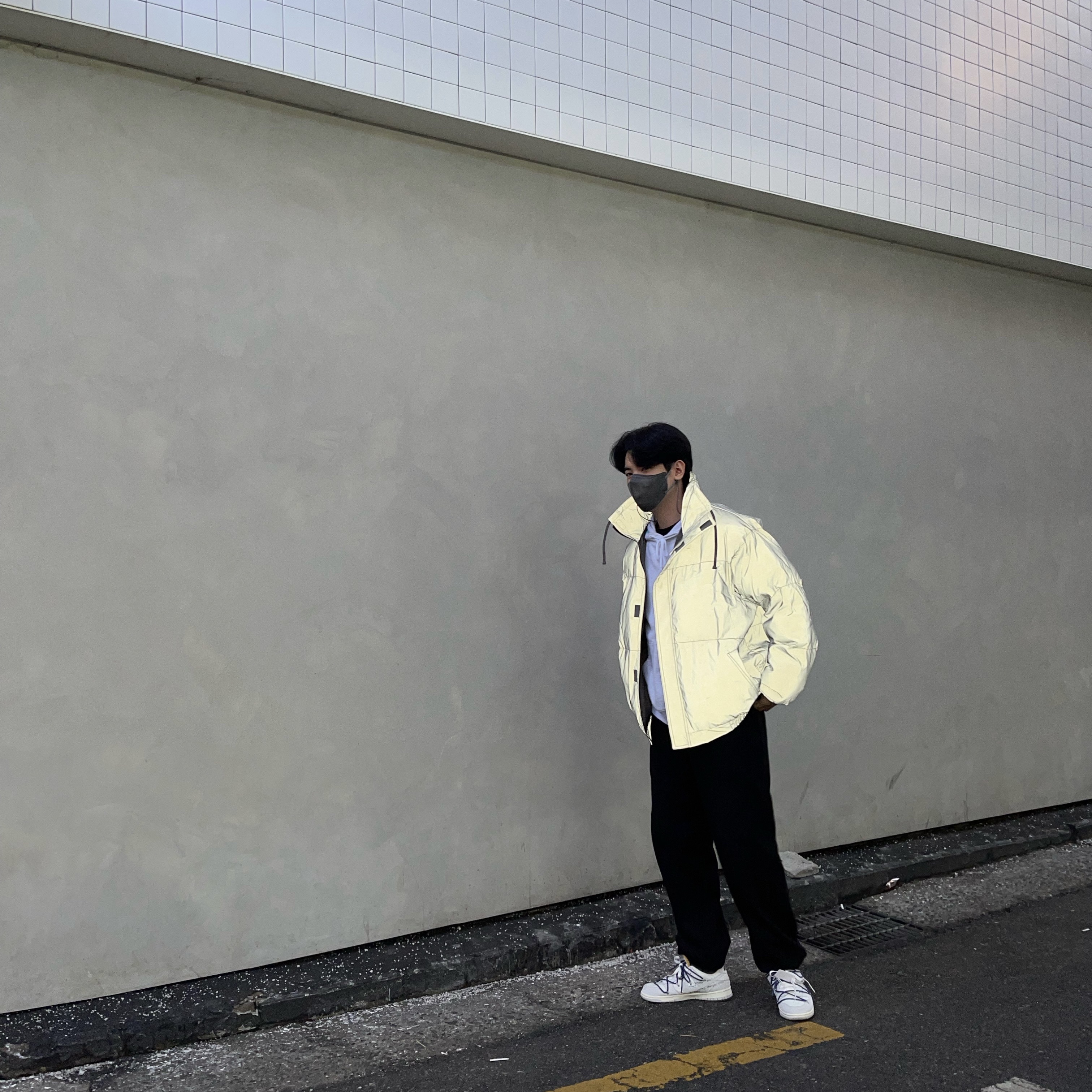 Nike x Off-White Dunk Low The 50 - Lot 18, Essentials Puffer Jacket Silver Reflective - 20SS 착용 스타일 - 3