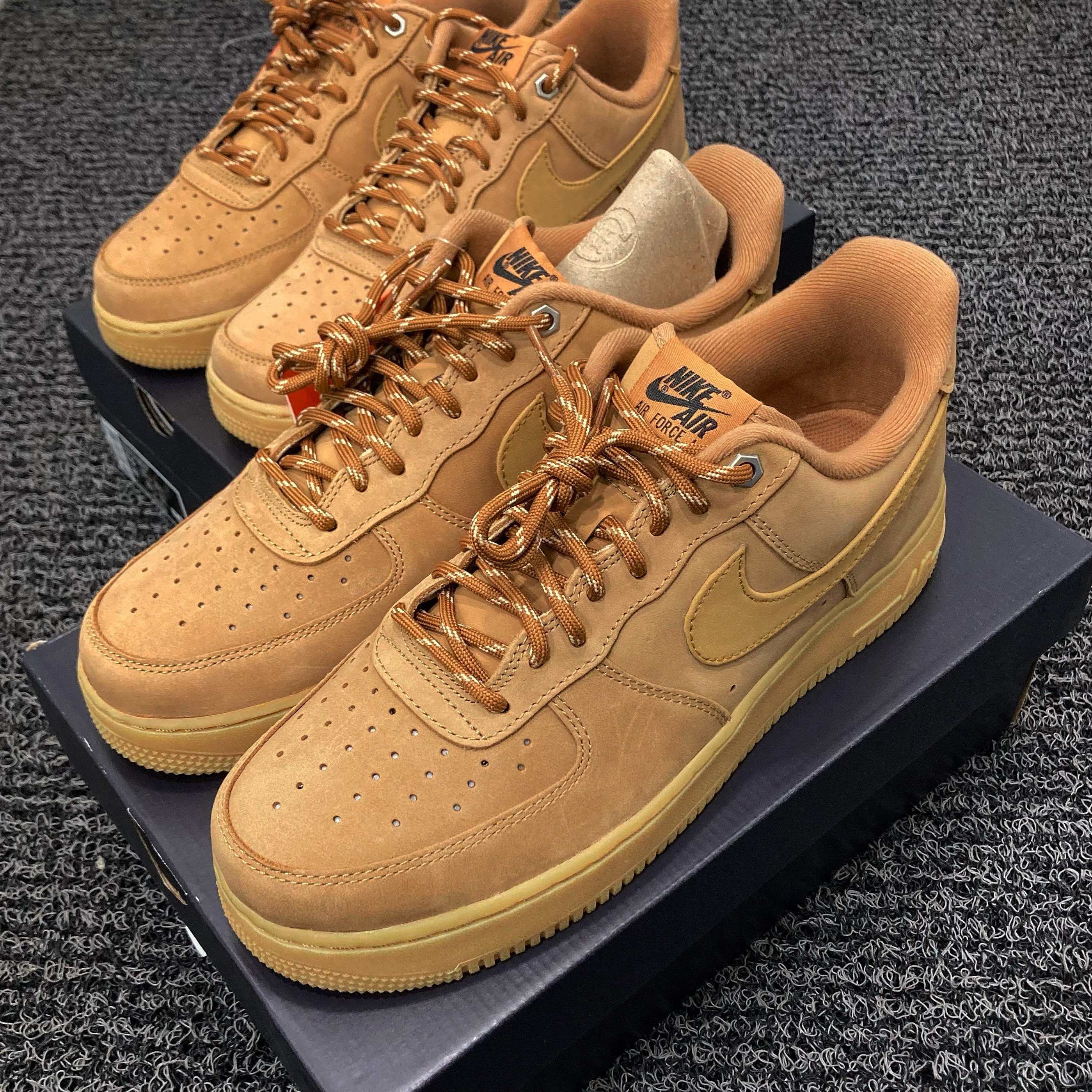 Nike Air Force 1 '07 WB Flax 착용 스타일