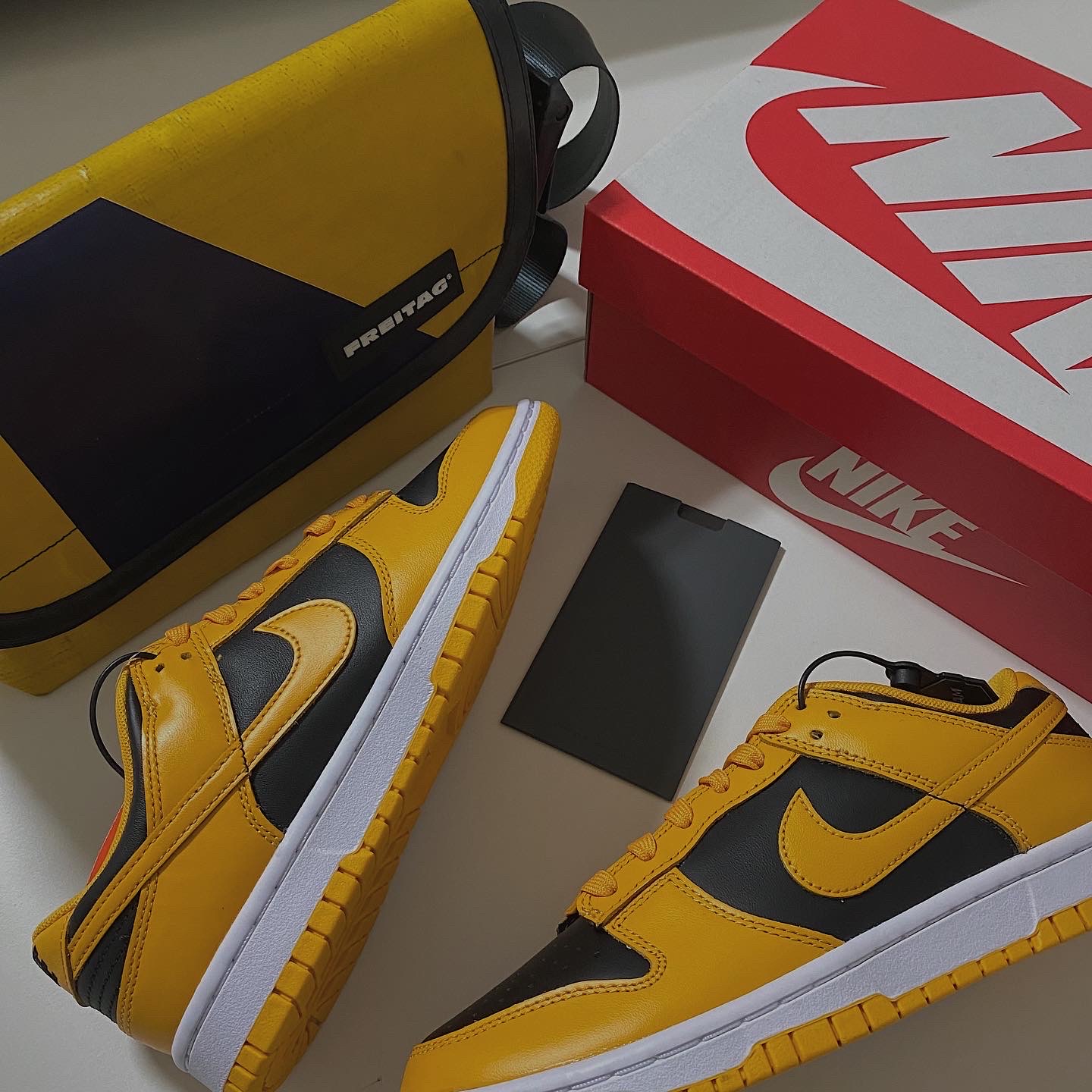 Nike Dunk Low Retro Championship Goldenrod 착용 스타일 - 2
