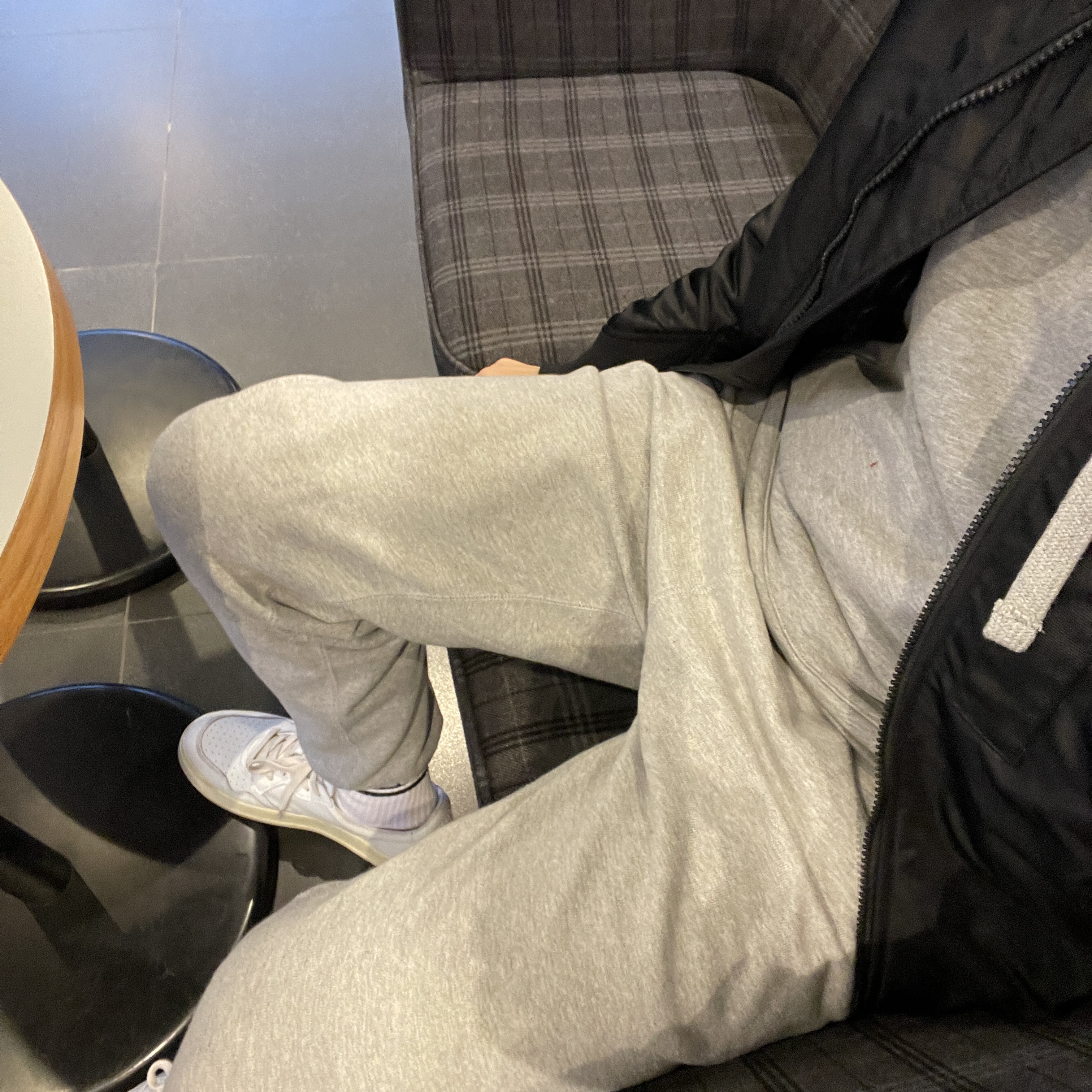 Autry Medalist Low Leather Sneakers White, Stone Island 64151 Cotton Fleece Hooded Sweatshirt Melange Grey - 21SS 착용 스타일 - 1