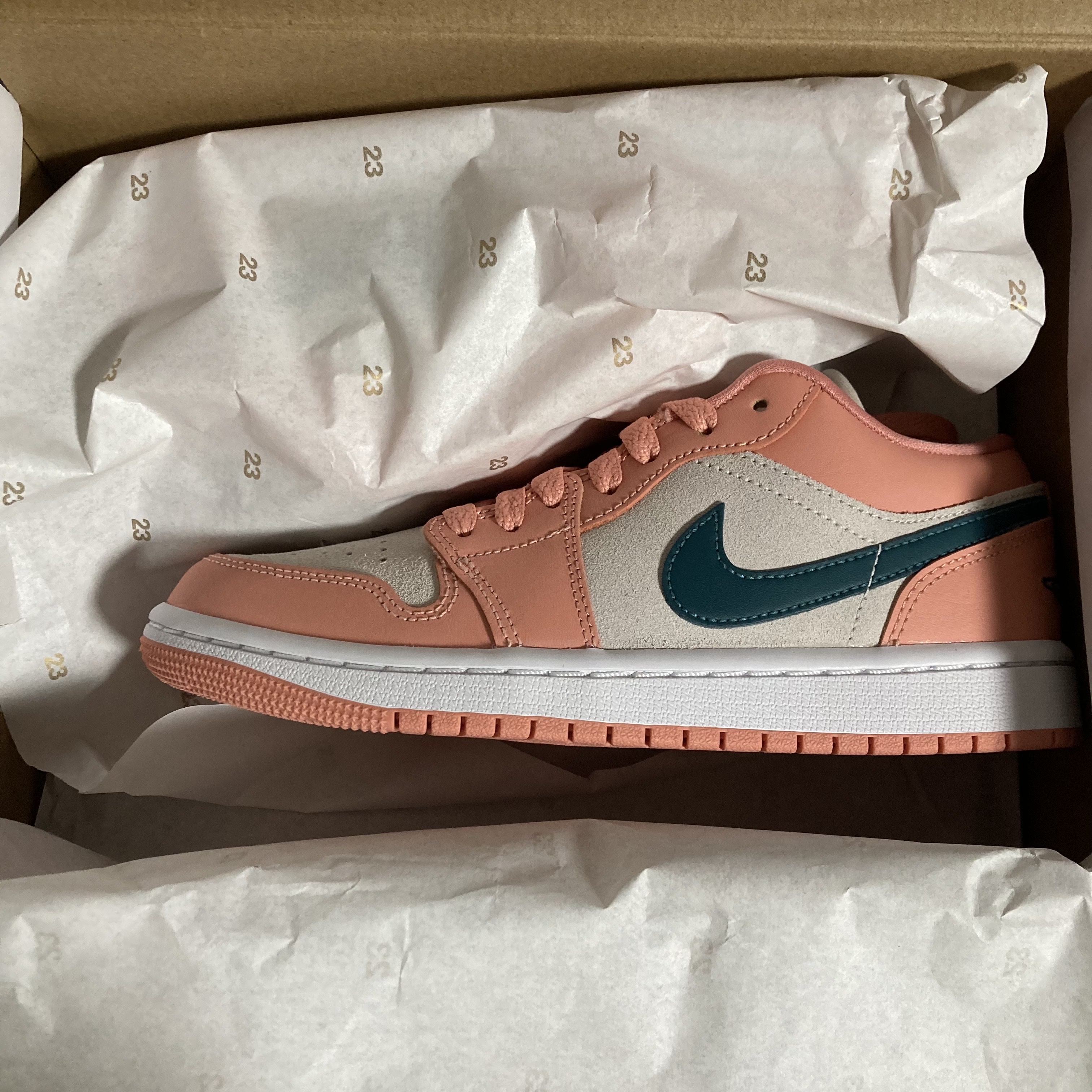 (W) Jordan 1 Low Light Madder Root 착용 스타일 - 2