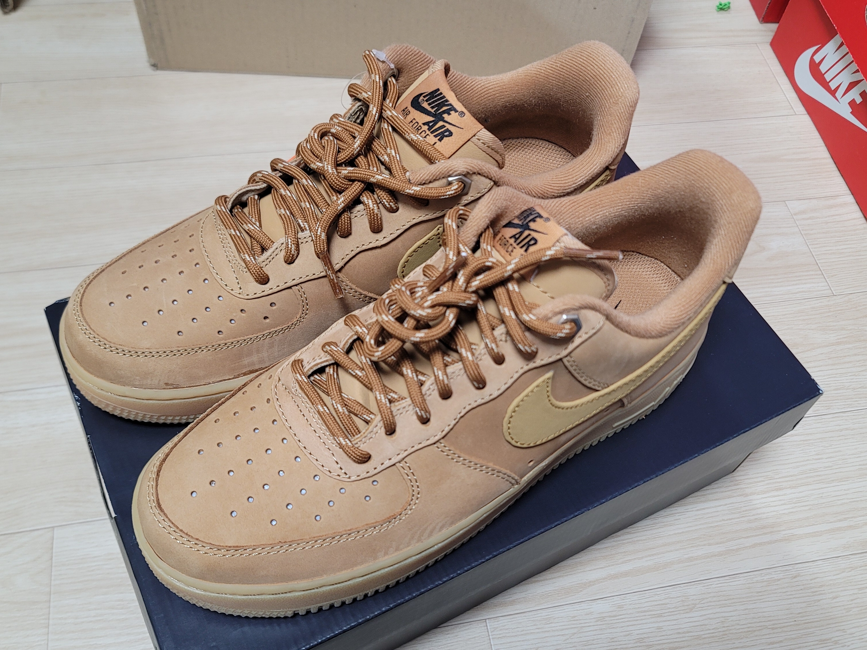 Nike Air Force 1 '07 WB Flax 착용 스타일 - 1