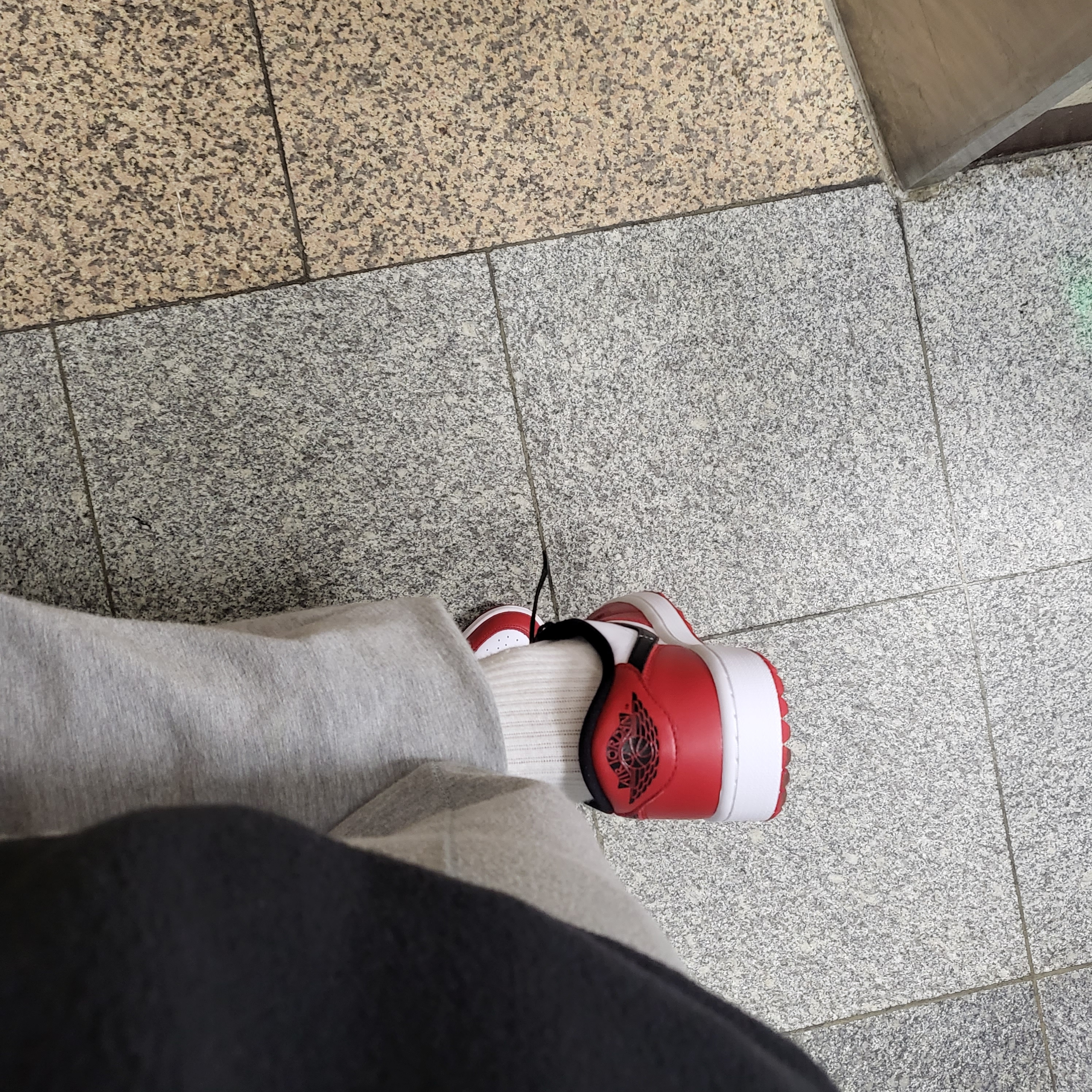 Jordan 1 Low Golf Chicago 착용 스타일 - 2