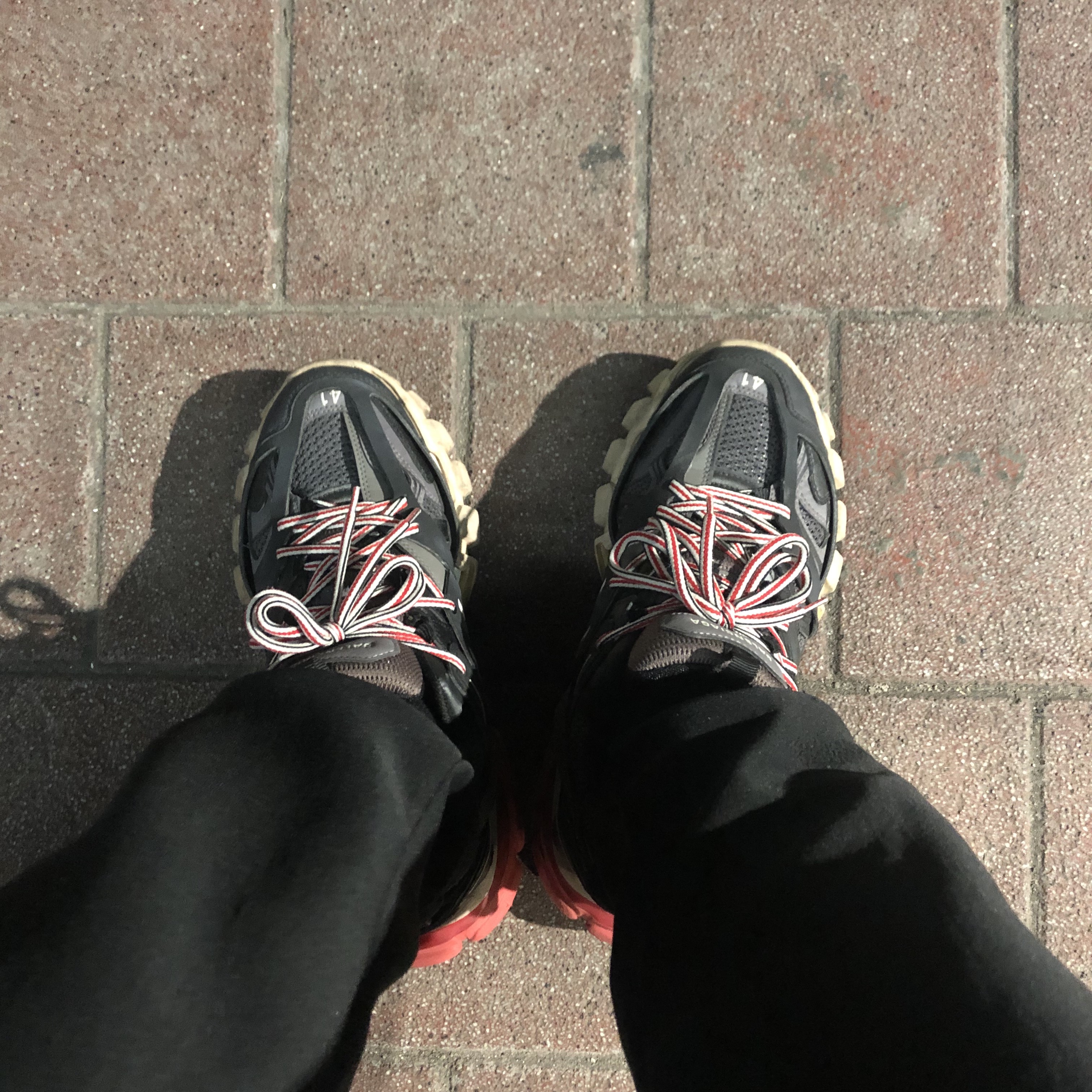 Balenciaga Track Sneakers Black Red 2019 착용 스타일