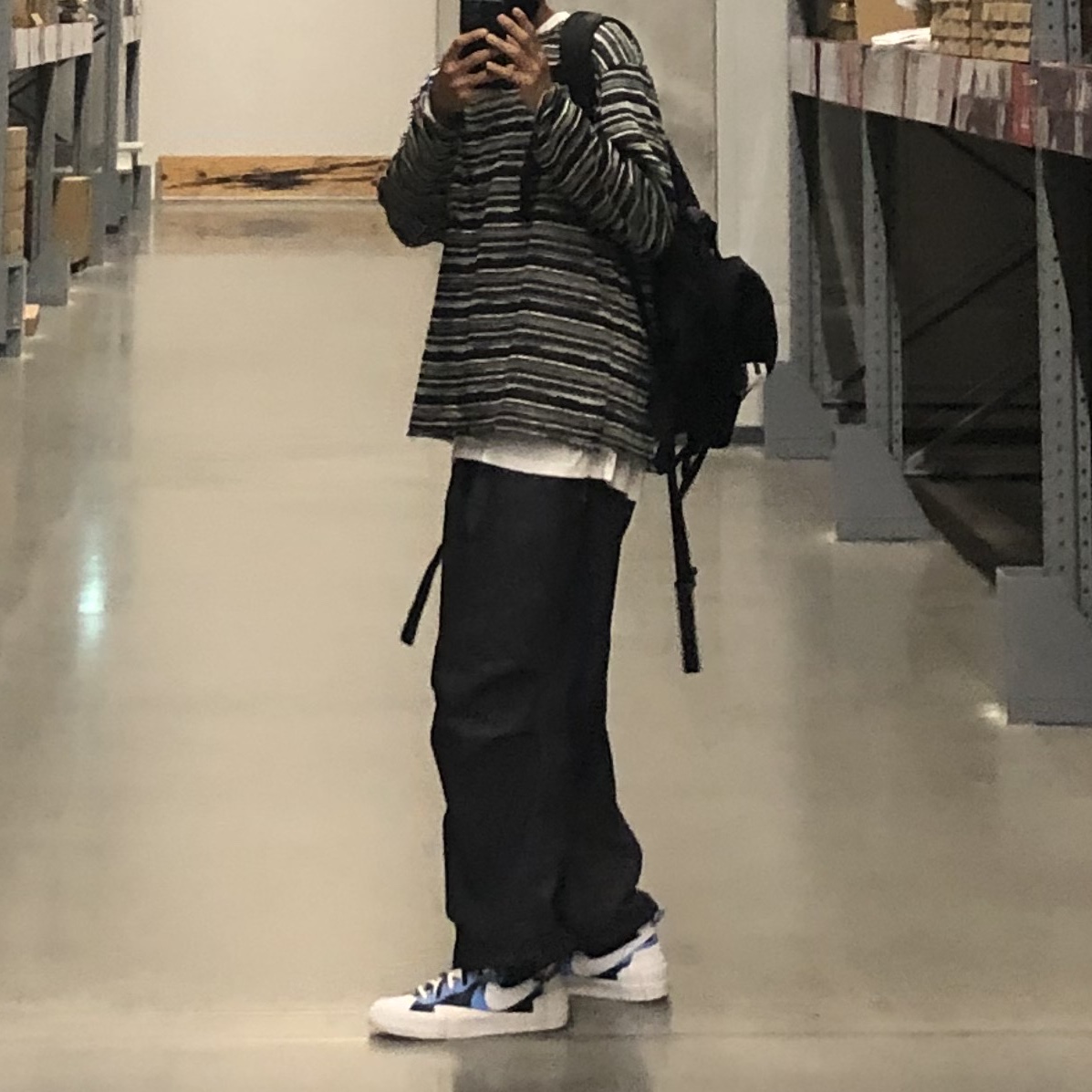 Nike x Sacai Blazer Mid White Black Legend Blue 착용 스타일 - 1