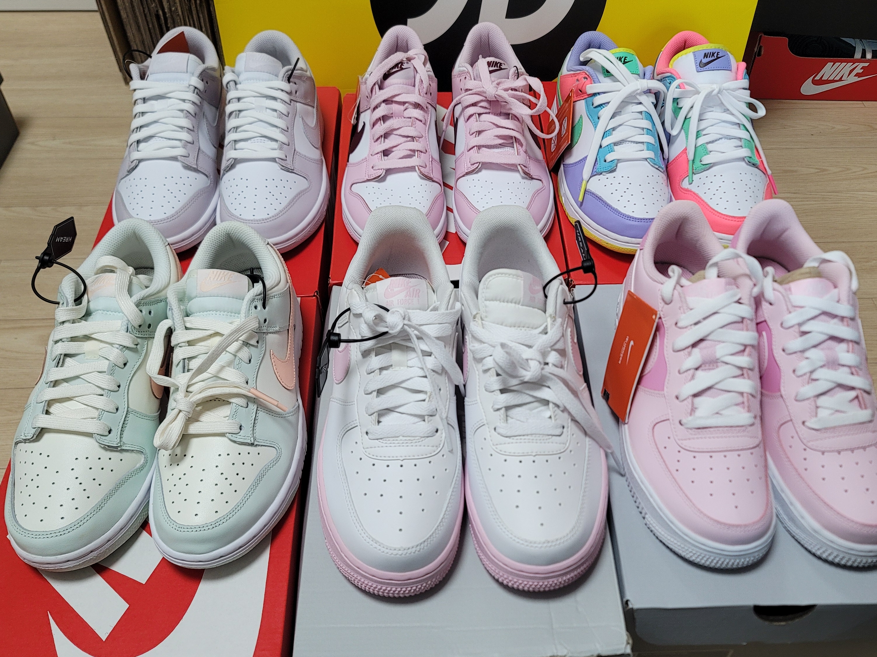 (W) Nike Dunk Low Venice, (GS) Nike Dunk Low Pink Foam 착용 스타일 - 1