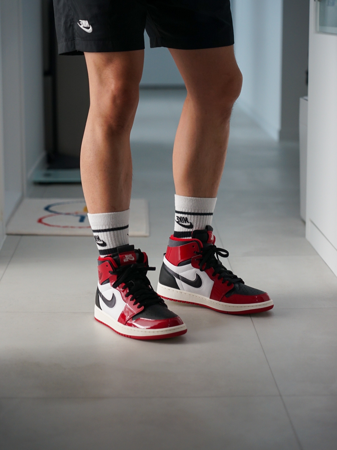 (W) Jordan 1 Zoom Air CMFT Gym Red Black 착용 스타일 - 2