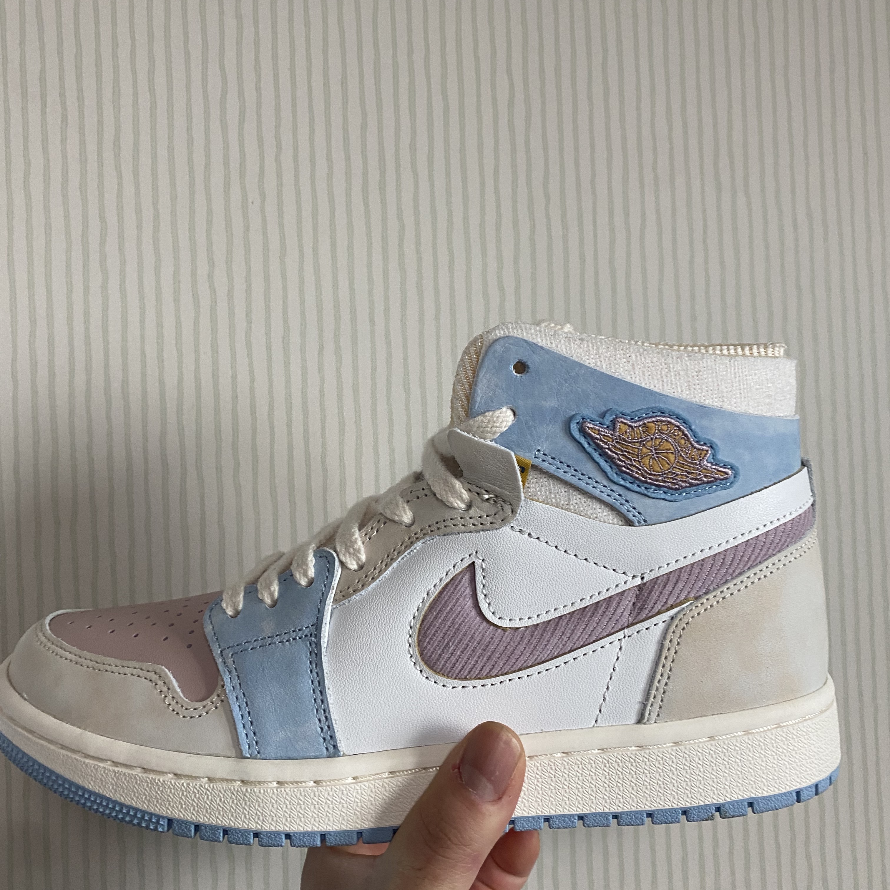 (W) Jordan 1 Zoom Air CMFT Pink Oxford Plum Fog 착용 스타일 - 1