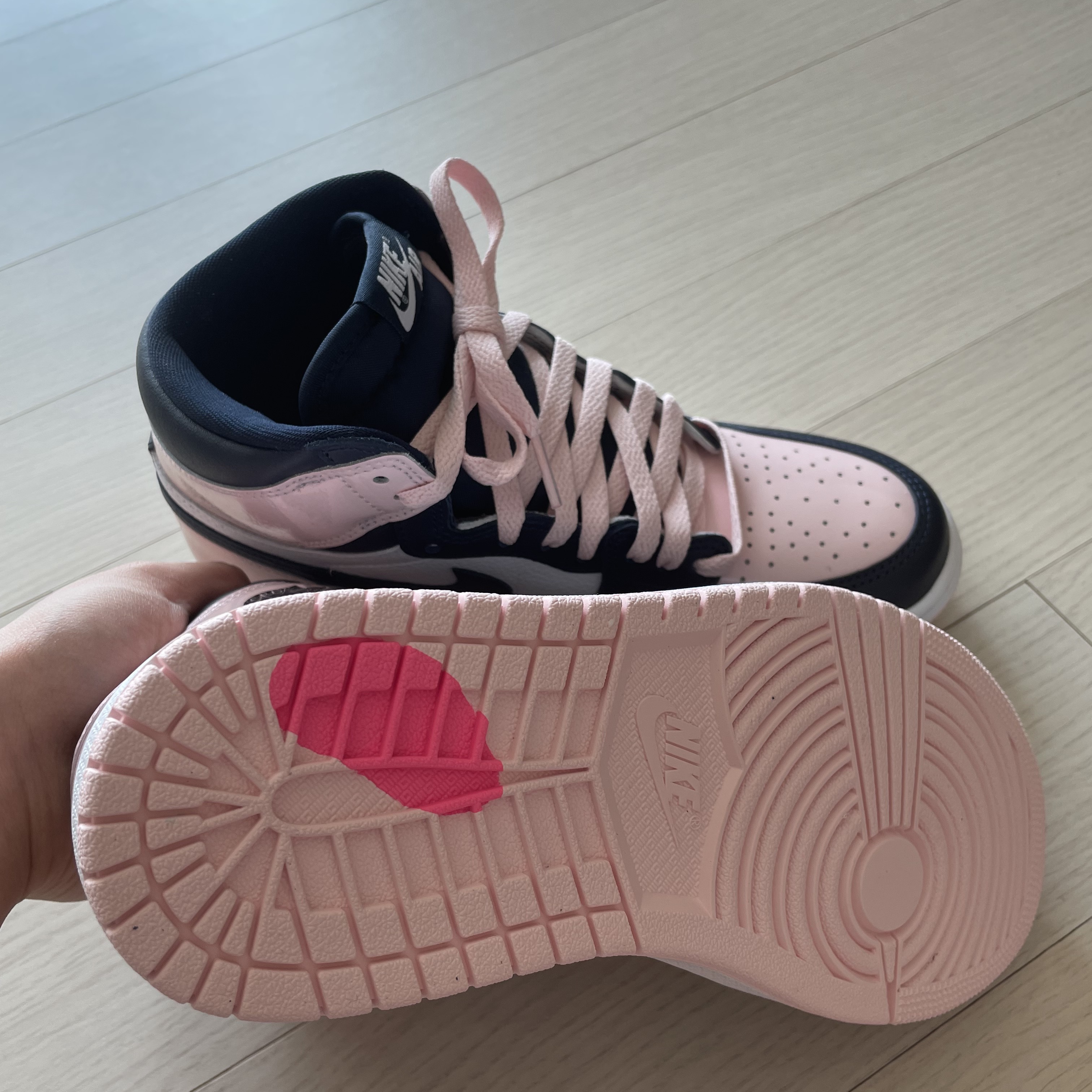 (W) Jordan 1 Retro High OG Atmosphere 착용 스타일 - 2