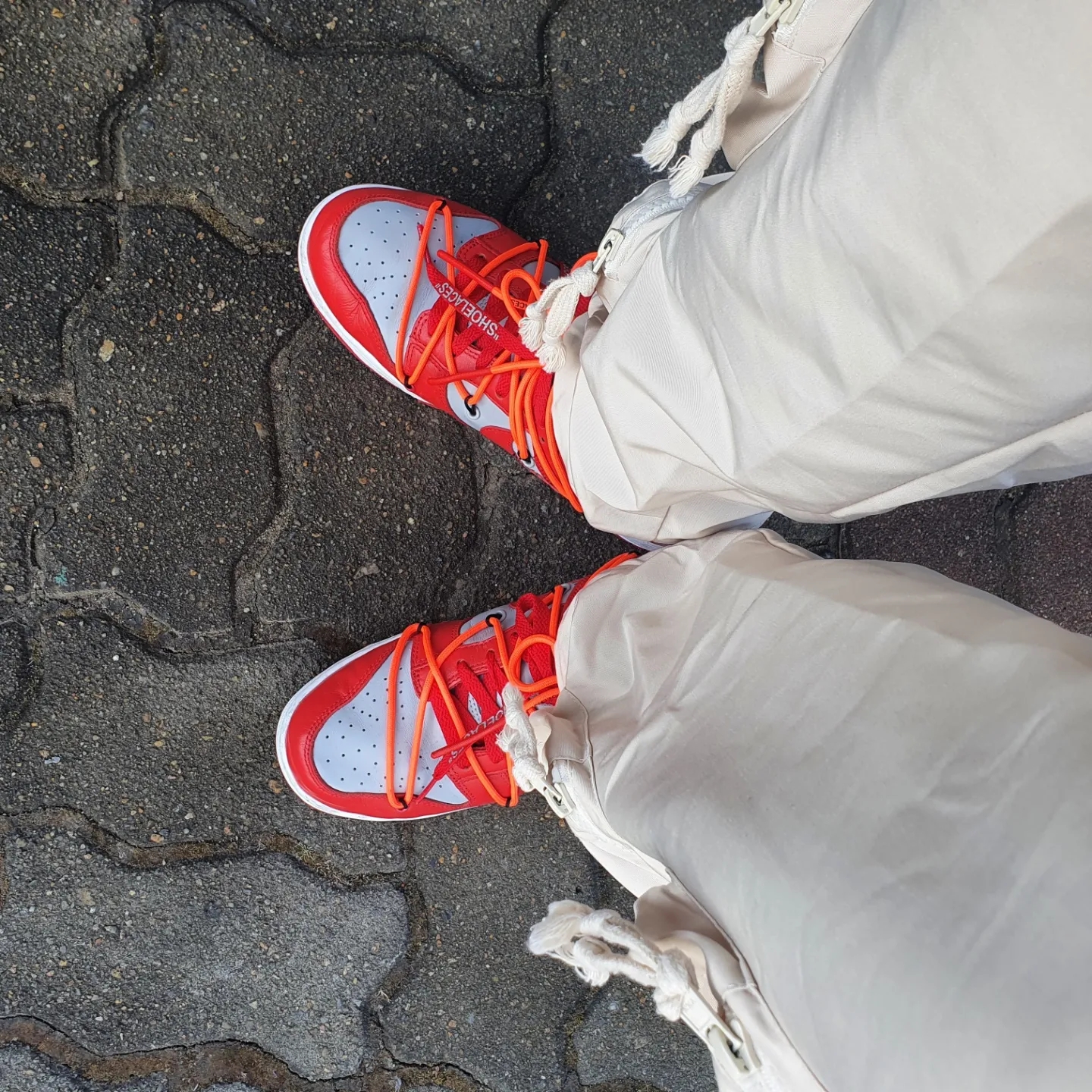 Nike x Off-White Dunk Low University Red 착용 스타일 - 2