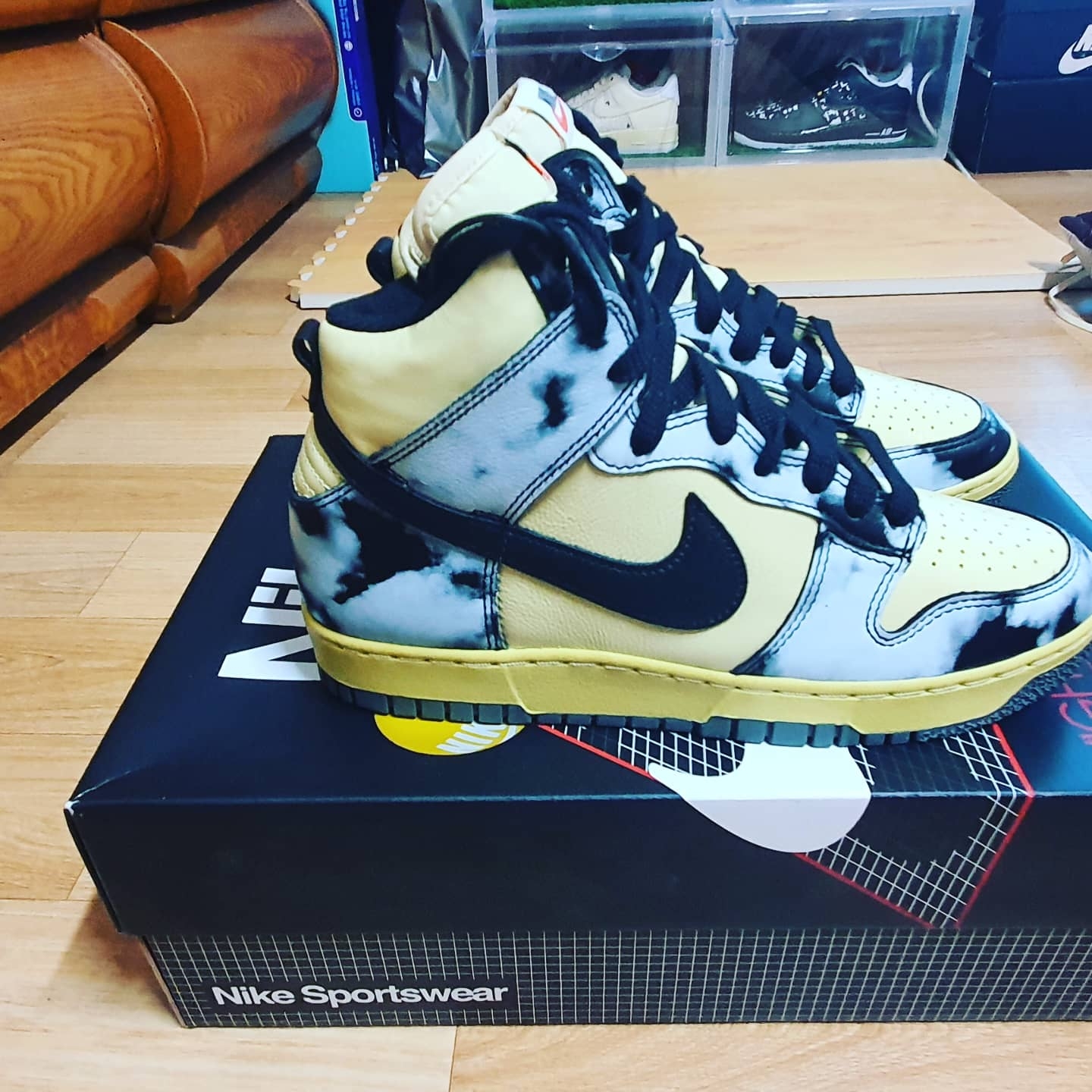 Nike Dunk High 1985 SP Black Acid Wash 착용 스타일 - 1