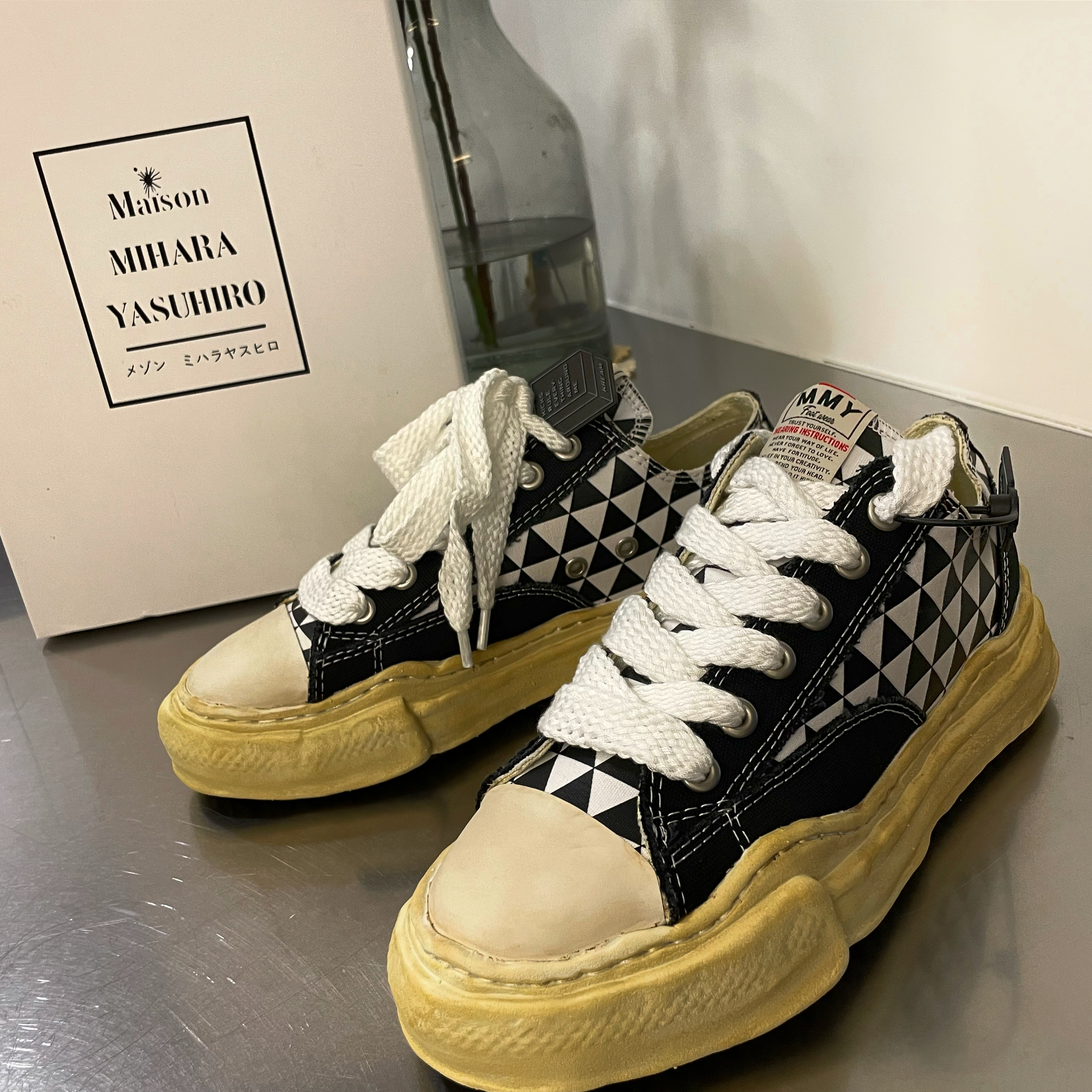 Maison Mihara Yasuhiro Peterson OG Sole OD Print Canvas Low-top Sneakers Black 착용 스타일