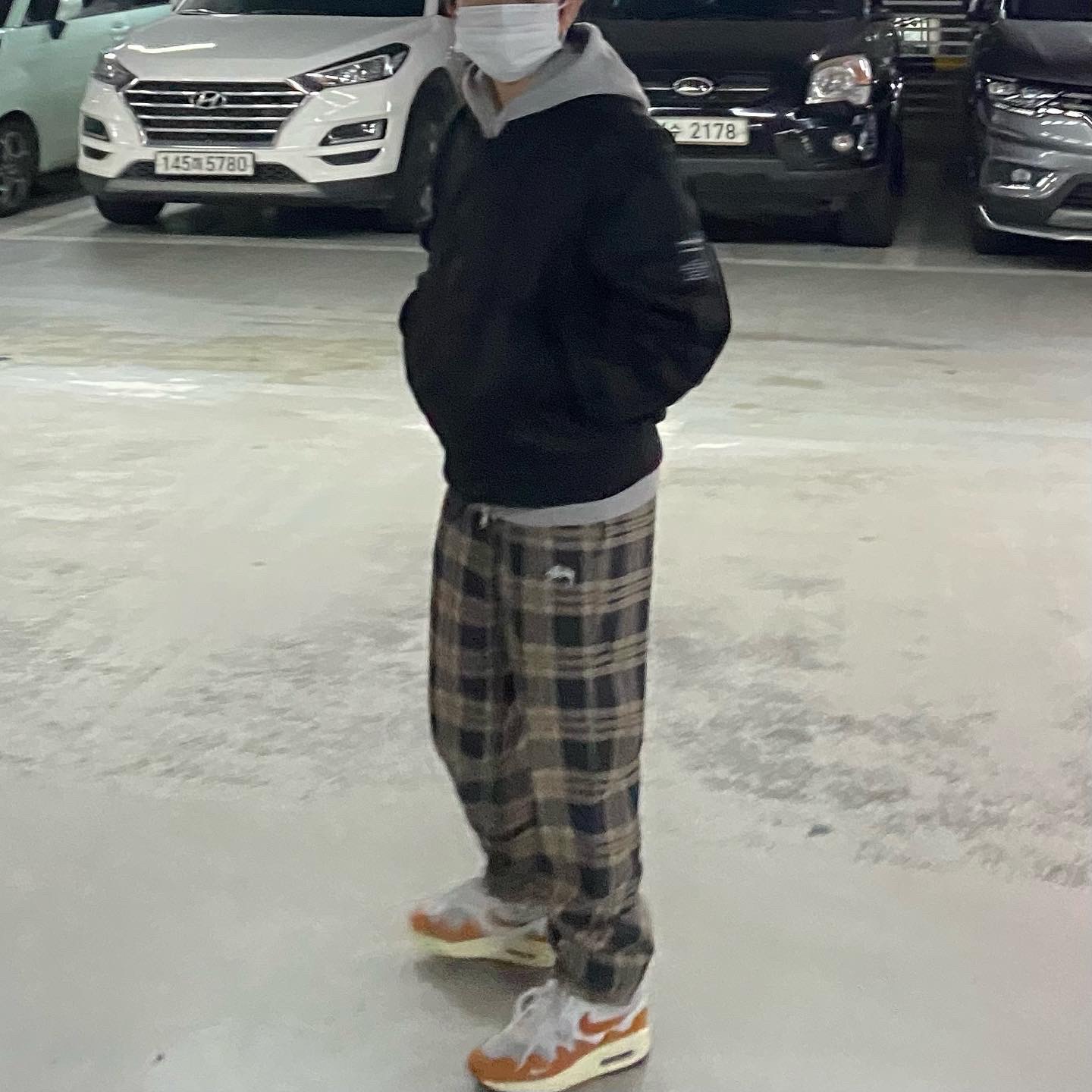 Nike x Patta Air Max 1 Monarch 착용 스타일 - 1
